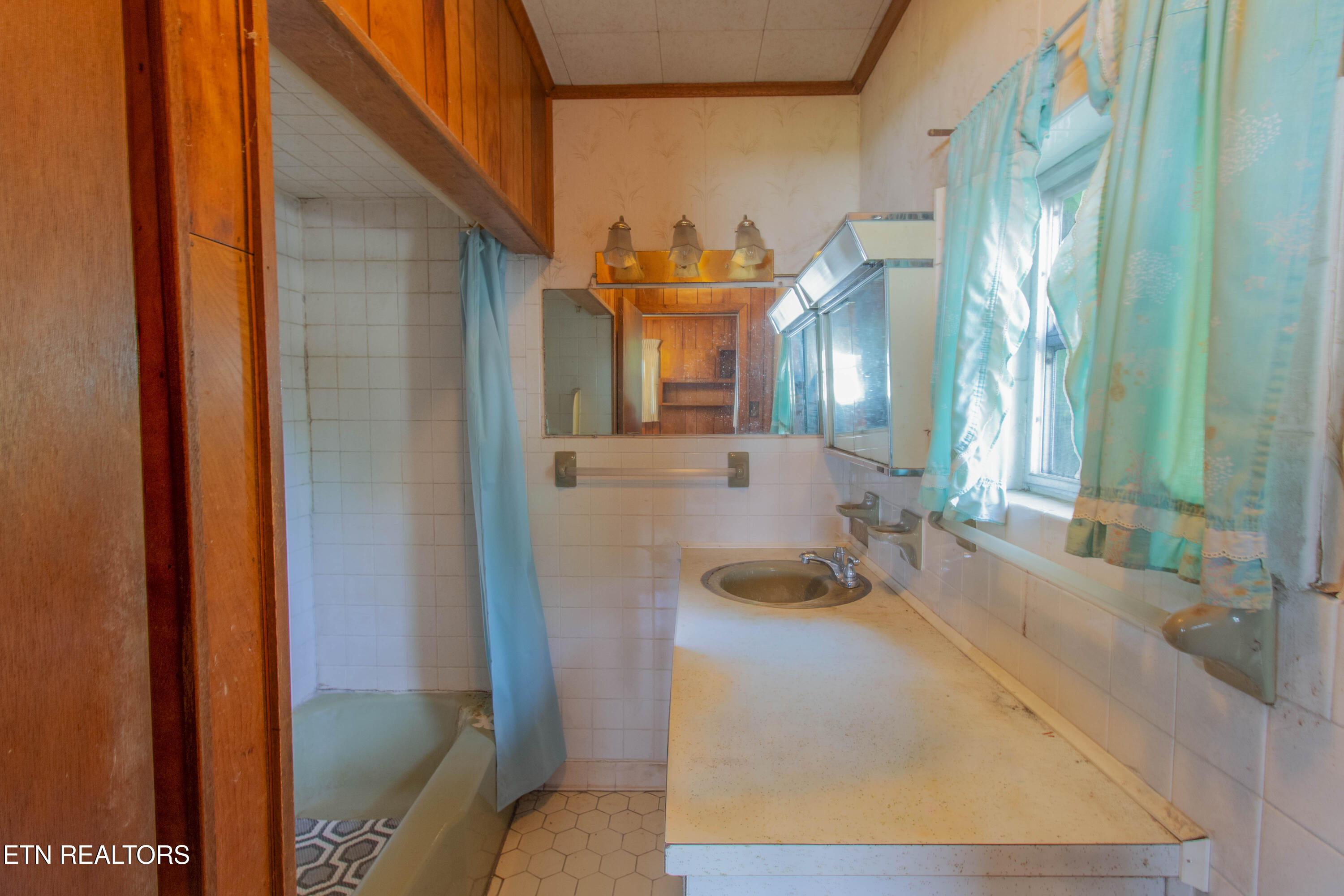 2419 Seymour Avenue Knoxville TN 37917