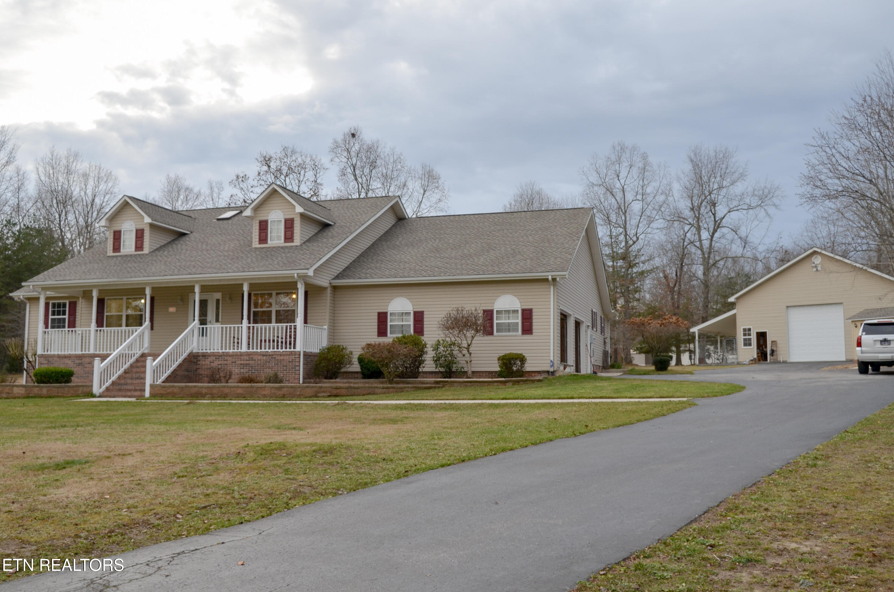 170 Pin Oak Lane Crossville TN 38555