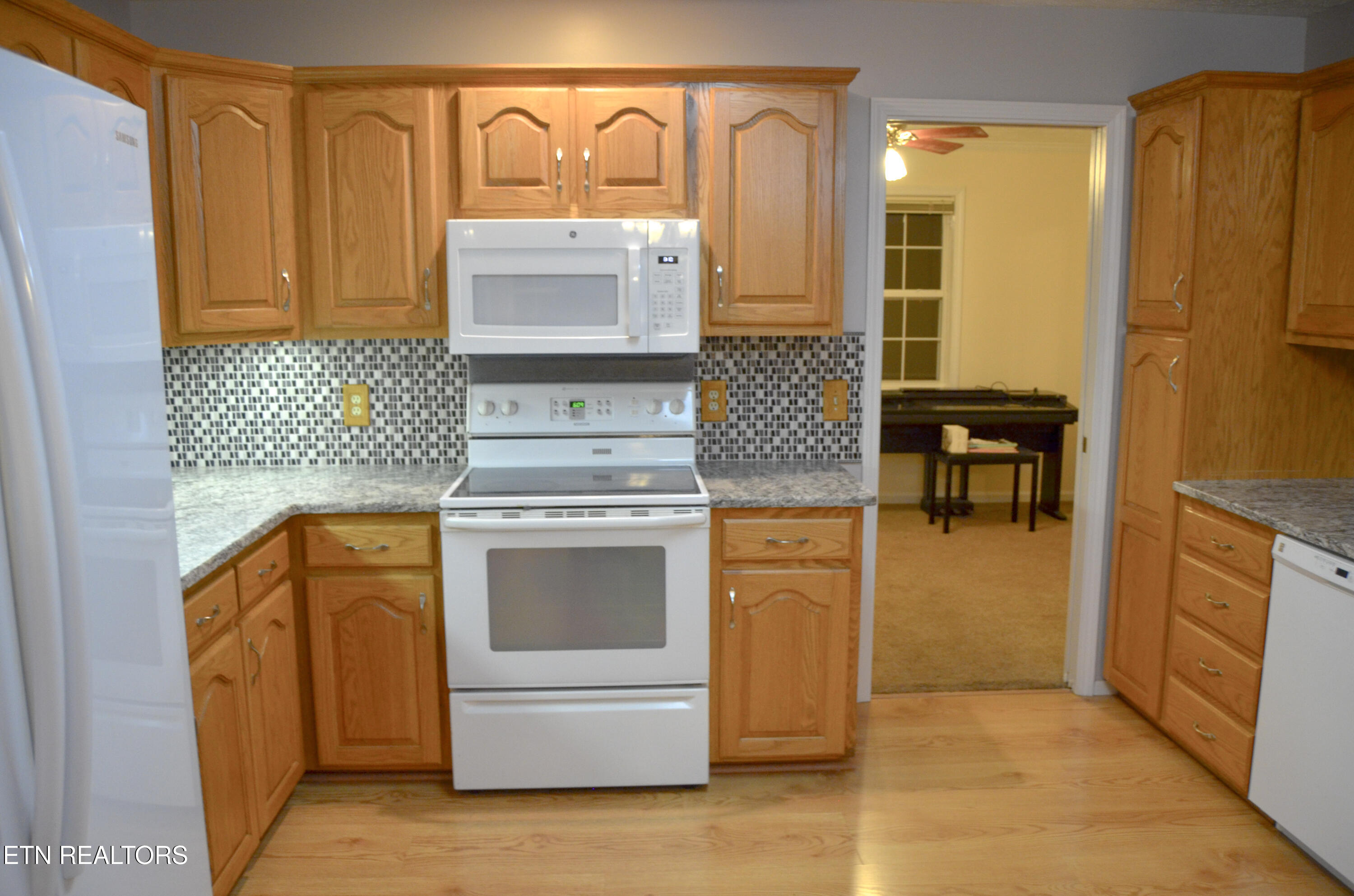 170 Pin Oak Lane Crossville TN 38555