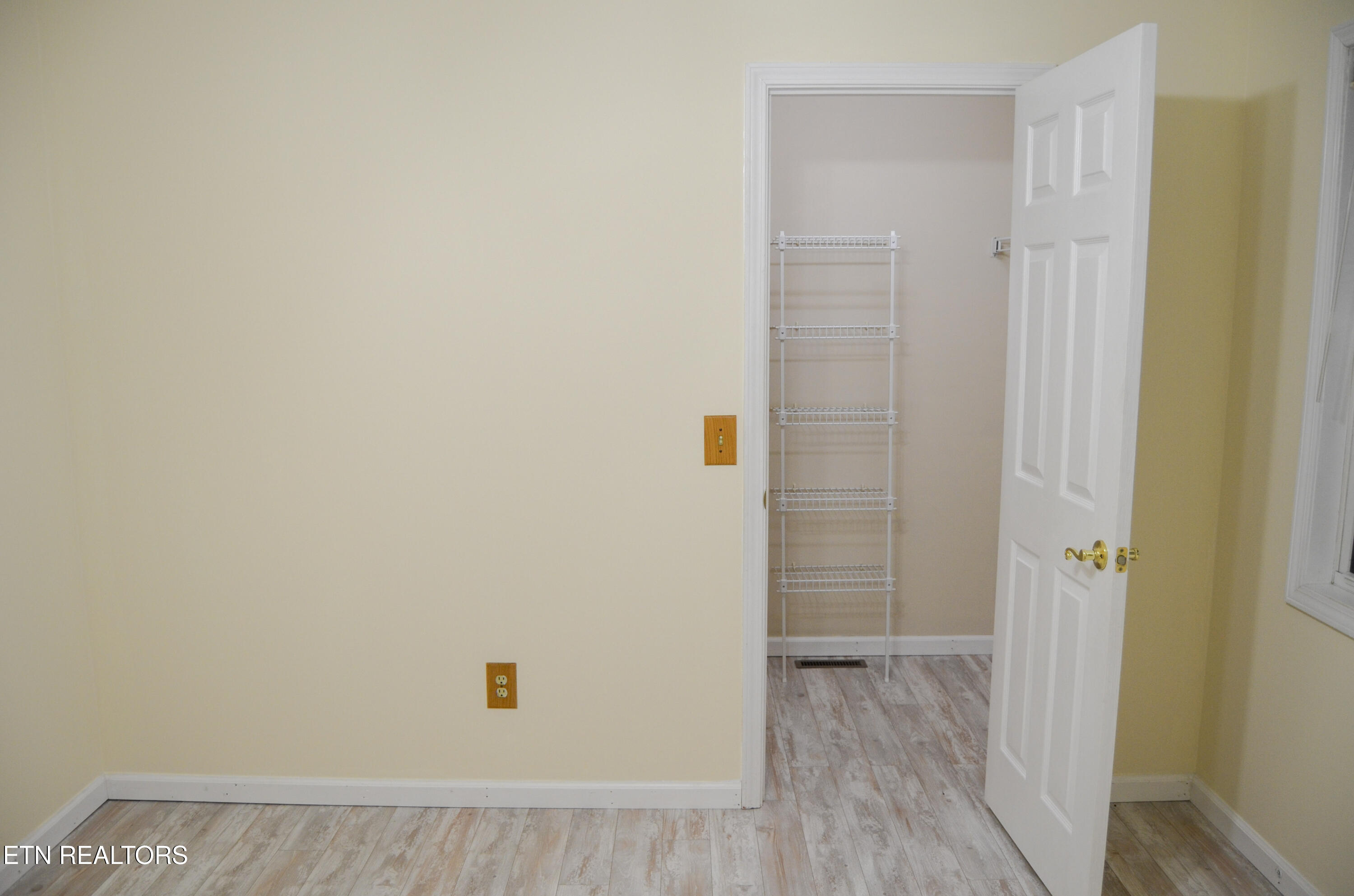 170 Pin Oak Lane Crossville TN 38555