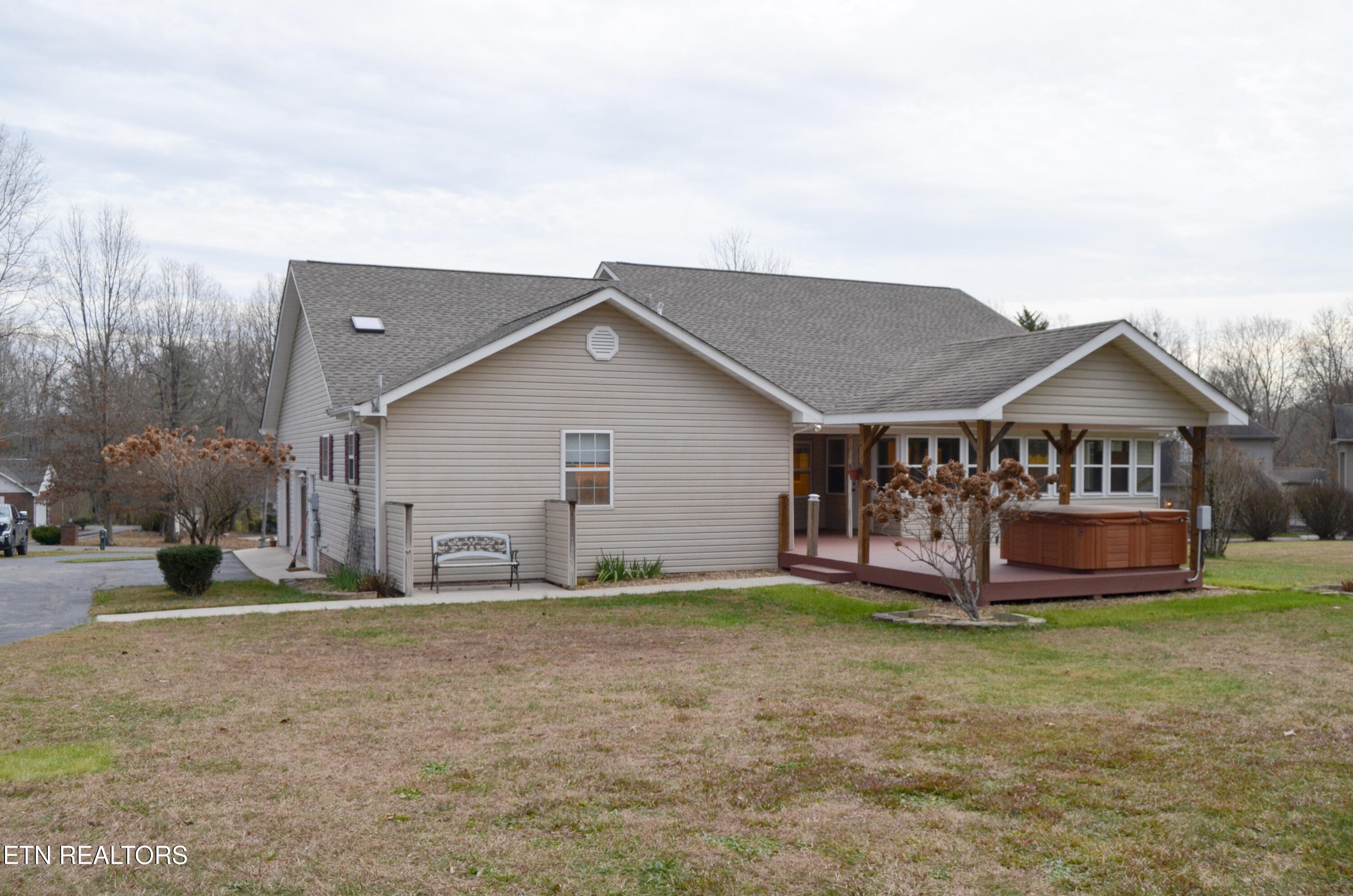 170 Pin Oak Lane Crossville TN 38555