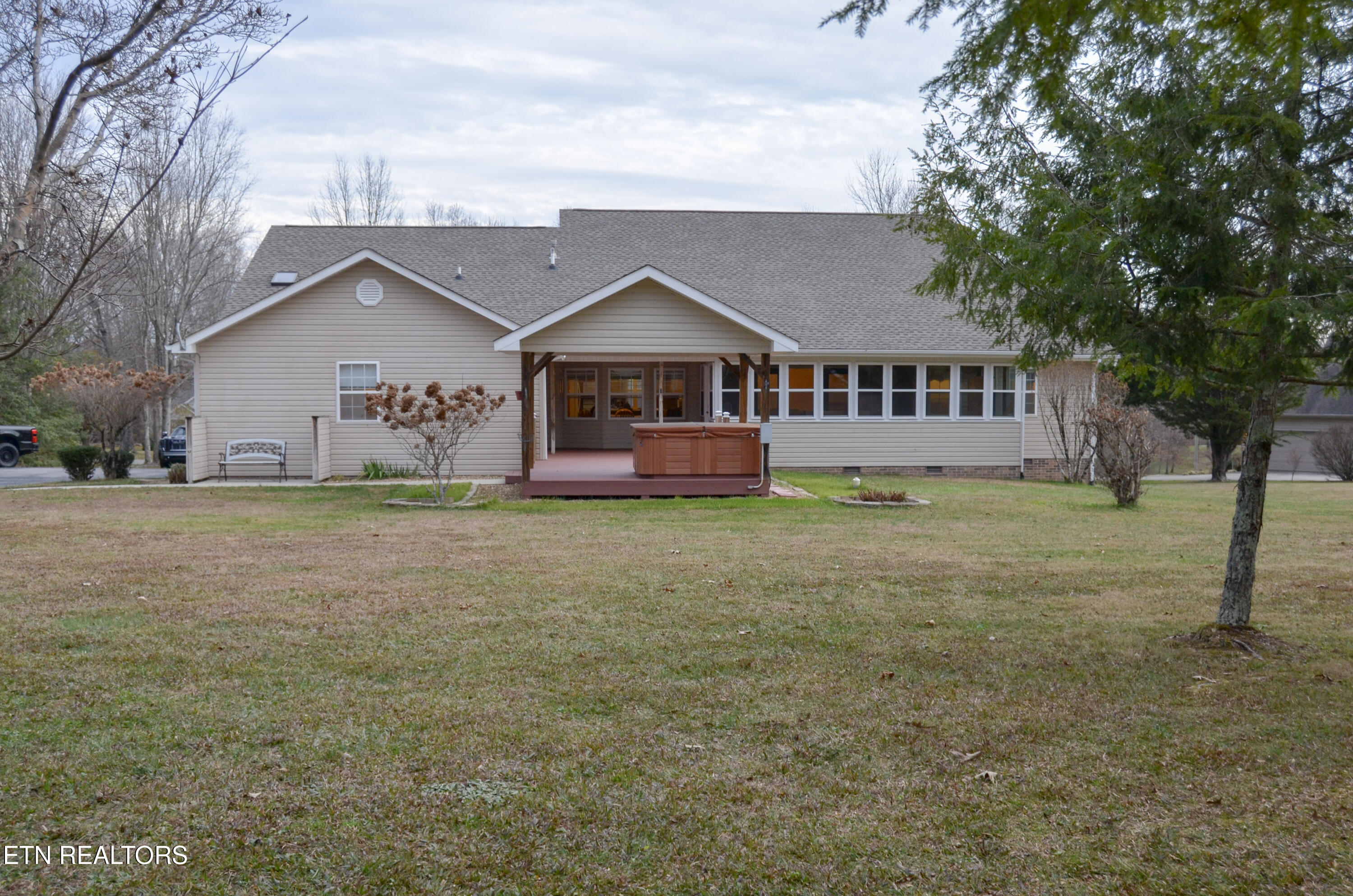 170 Pin Oak Lane Crossville TN 38555