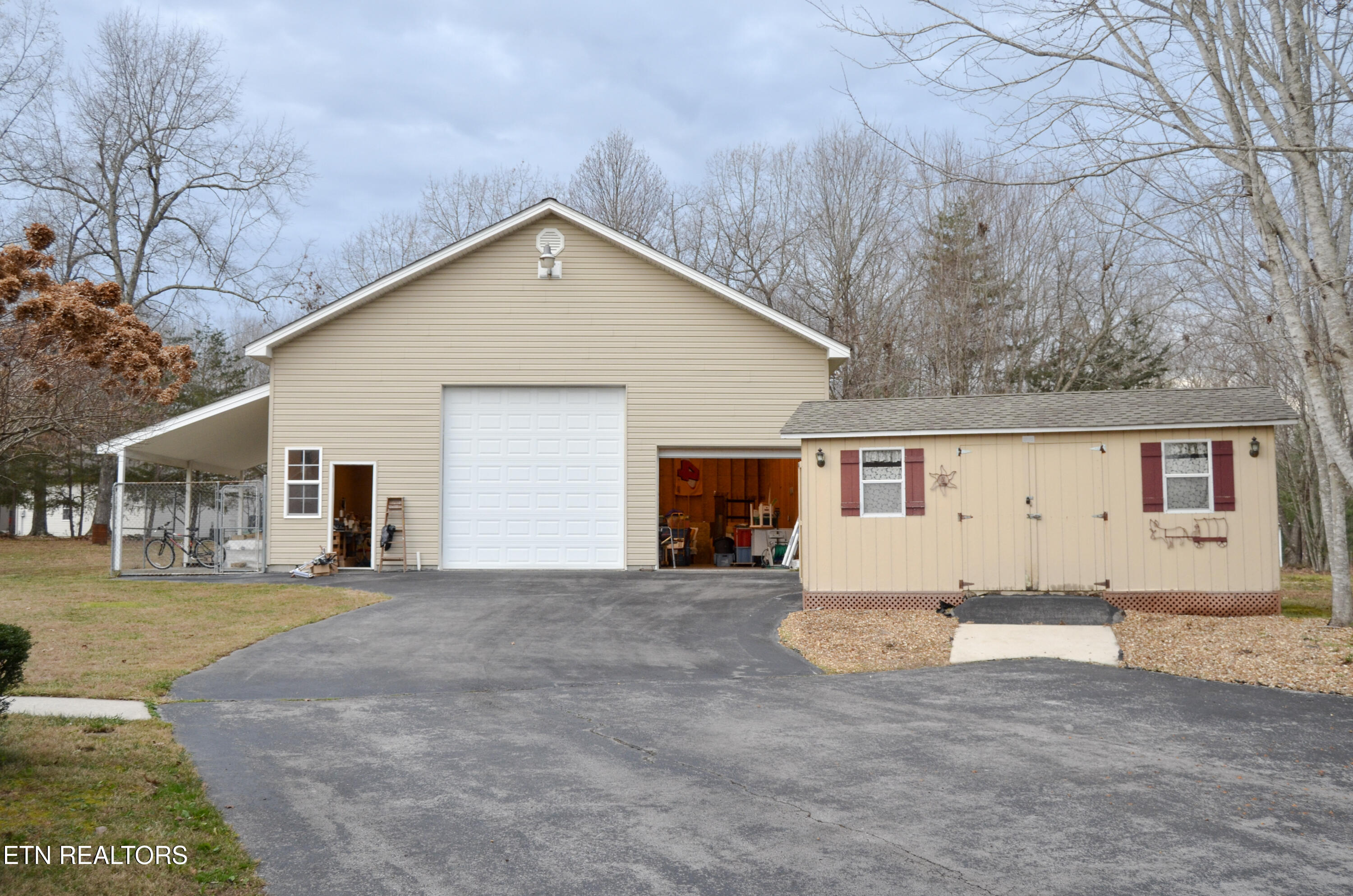 170 Pin Oak Lane Crossville TN 38555