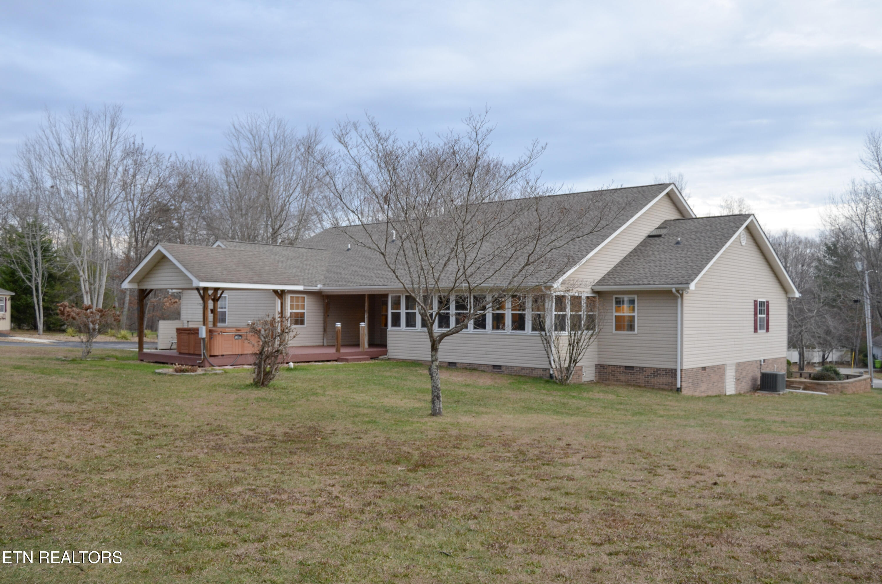 170 Pin Oak Lane Crossville TN 38555