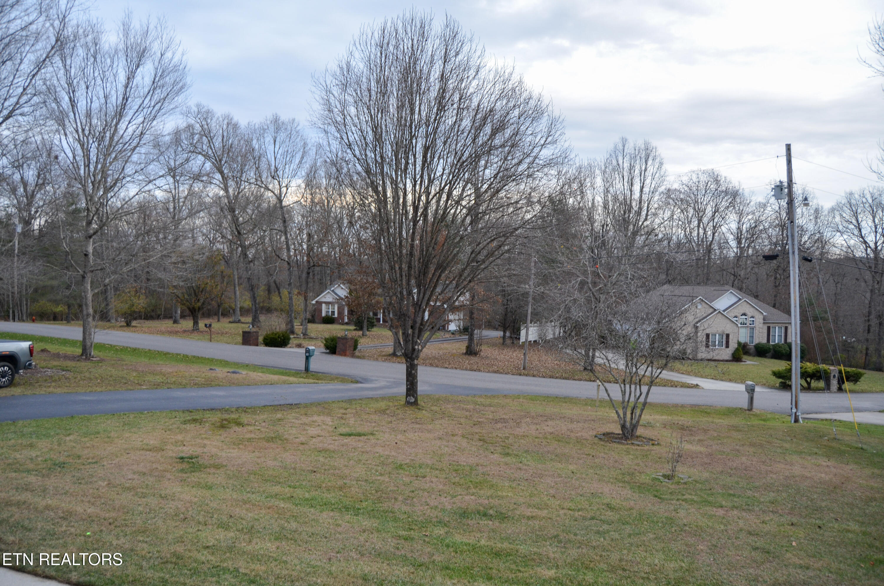 170 Pin Oak Lane Crossville TN 38555