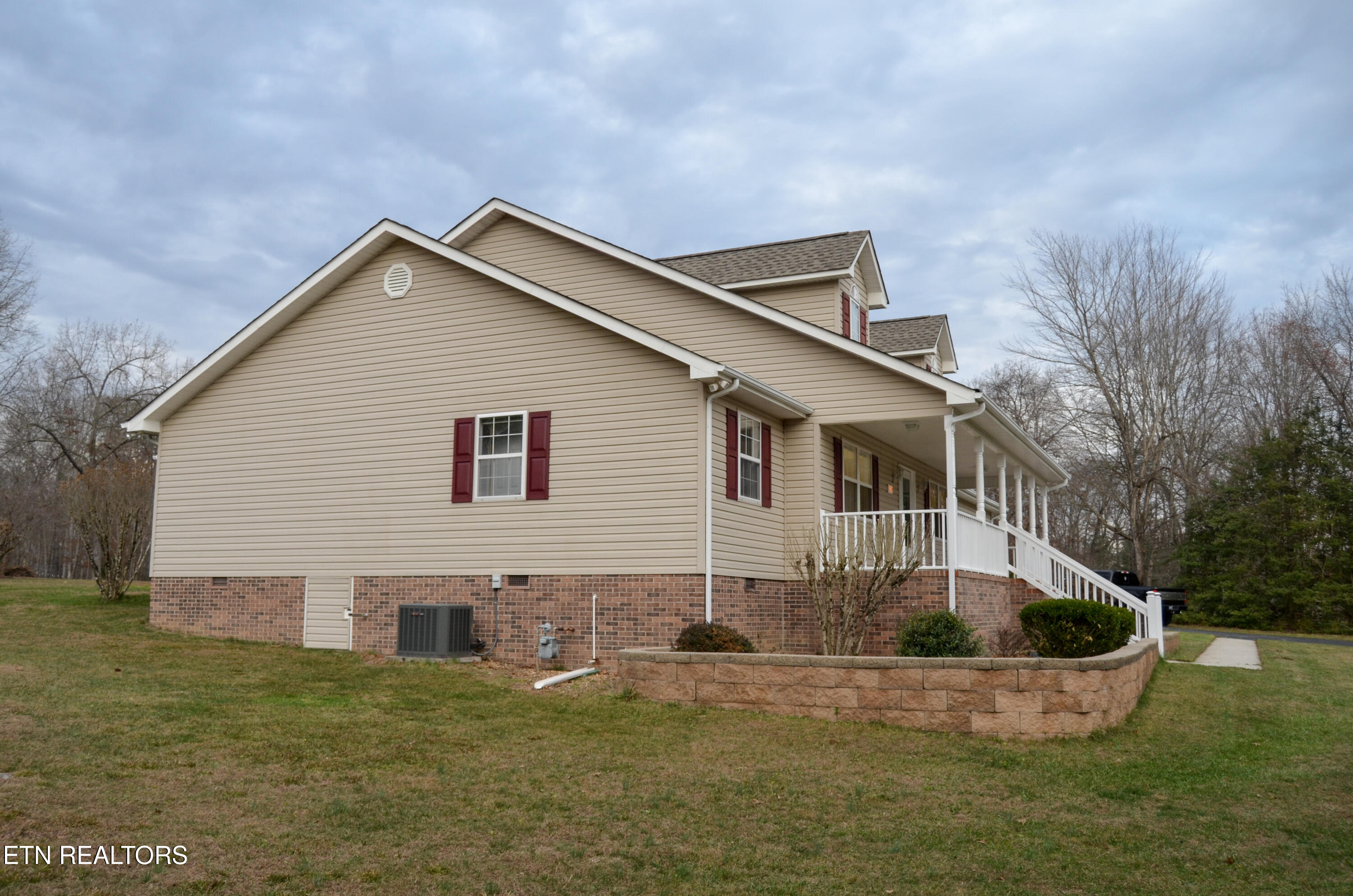 170 Pin Oak Lane Crossville TN 38555