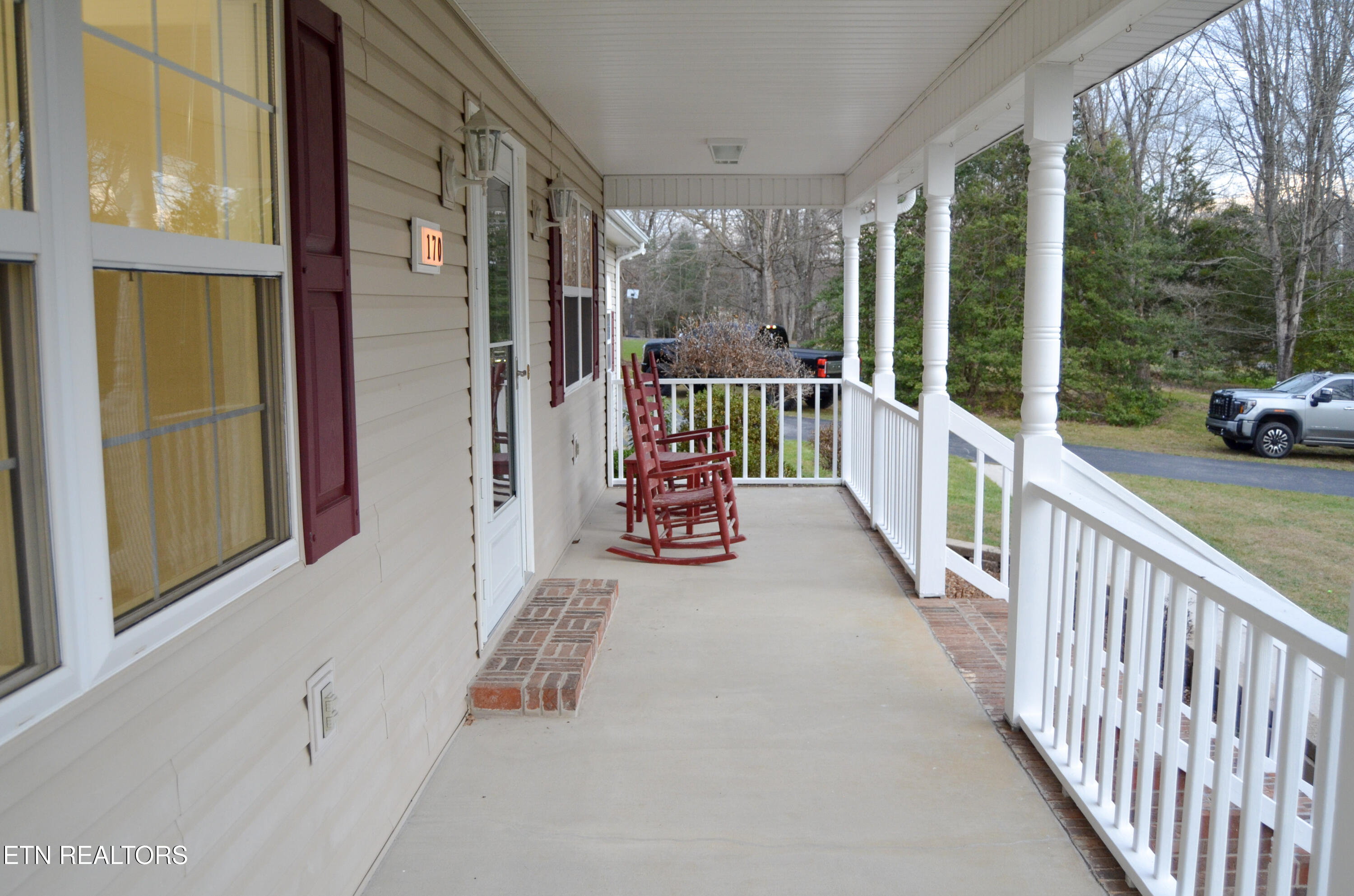 170 Pin Oak Lane Crossville TN 38555