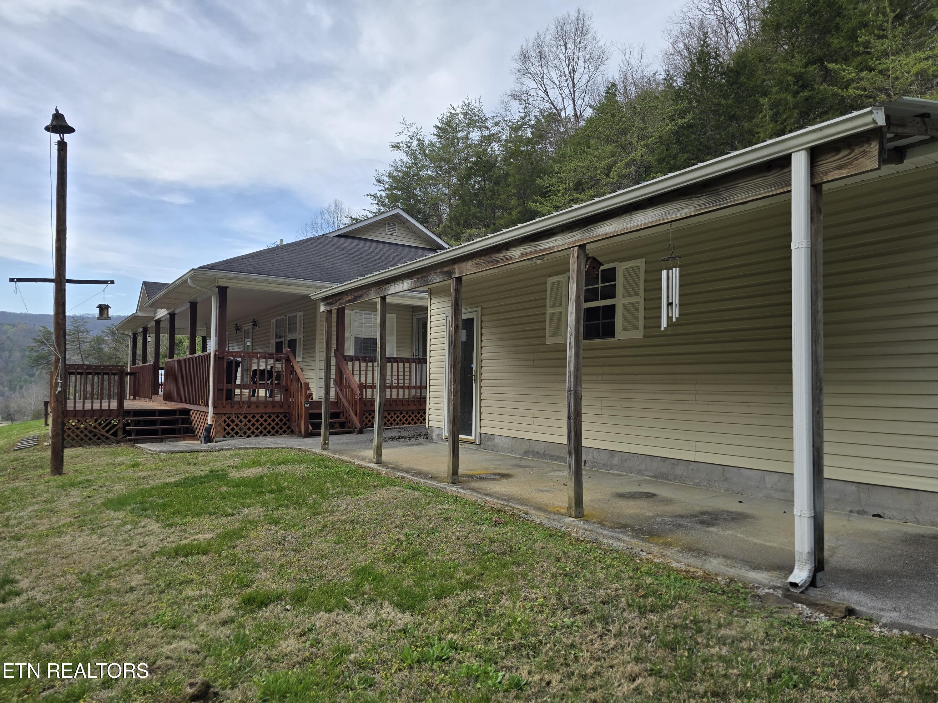 332 Sleepy Hollow Road Sneedville TN 37869