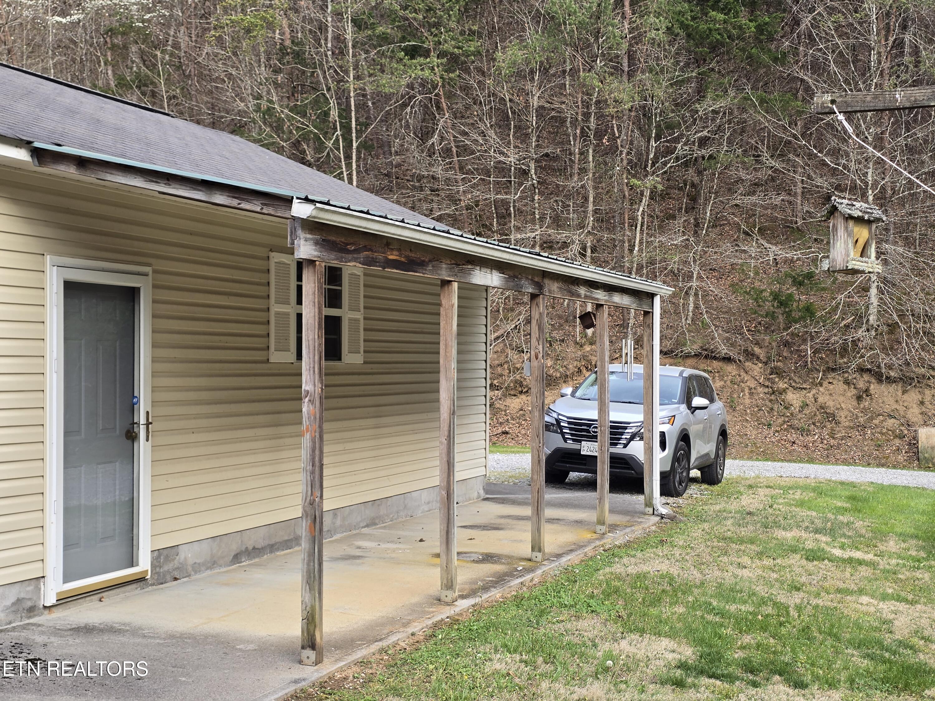 332 Sleepy Hollow Road Sneedville TN 37869