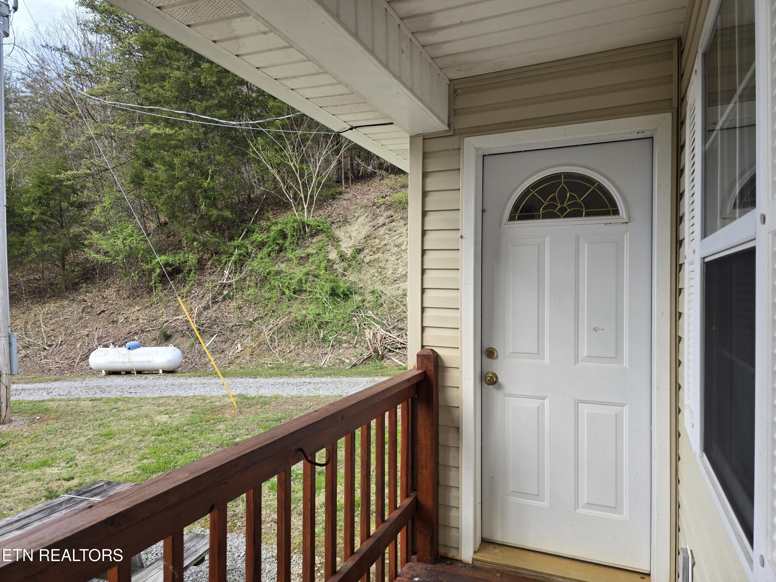 332 Sleepy Hollow Road Sneedville TN 37869
