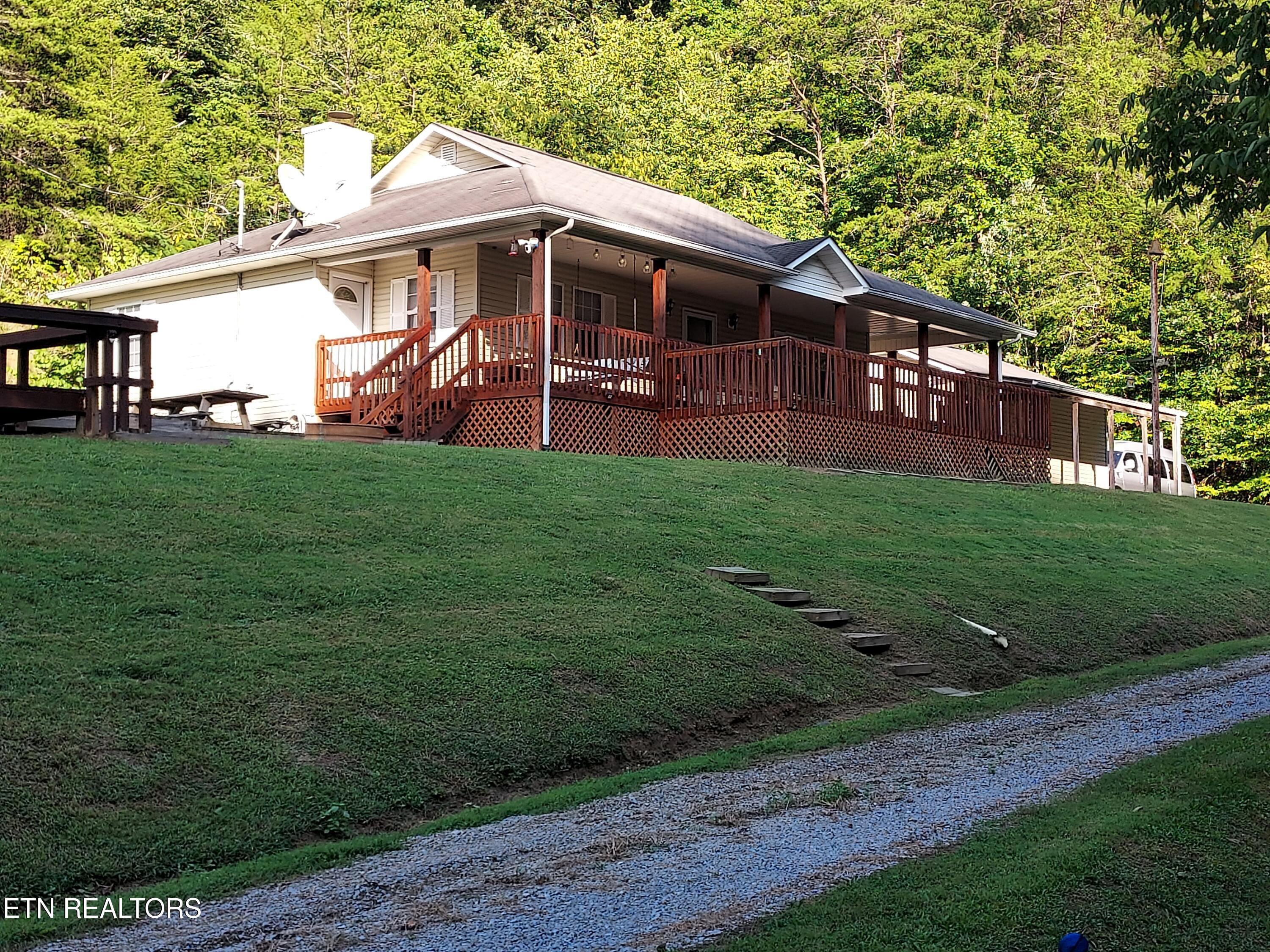 332 Sleepy Hollow Road Sneedville TN 37869