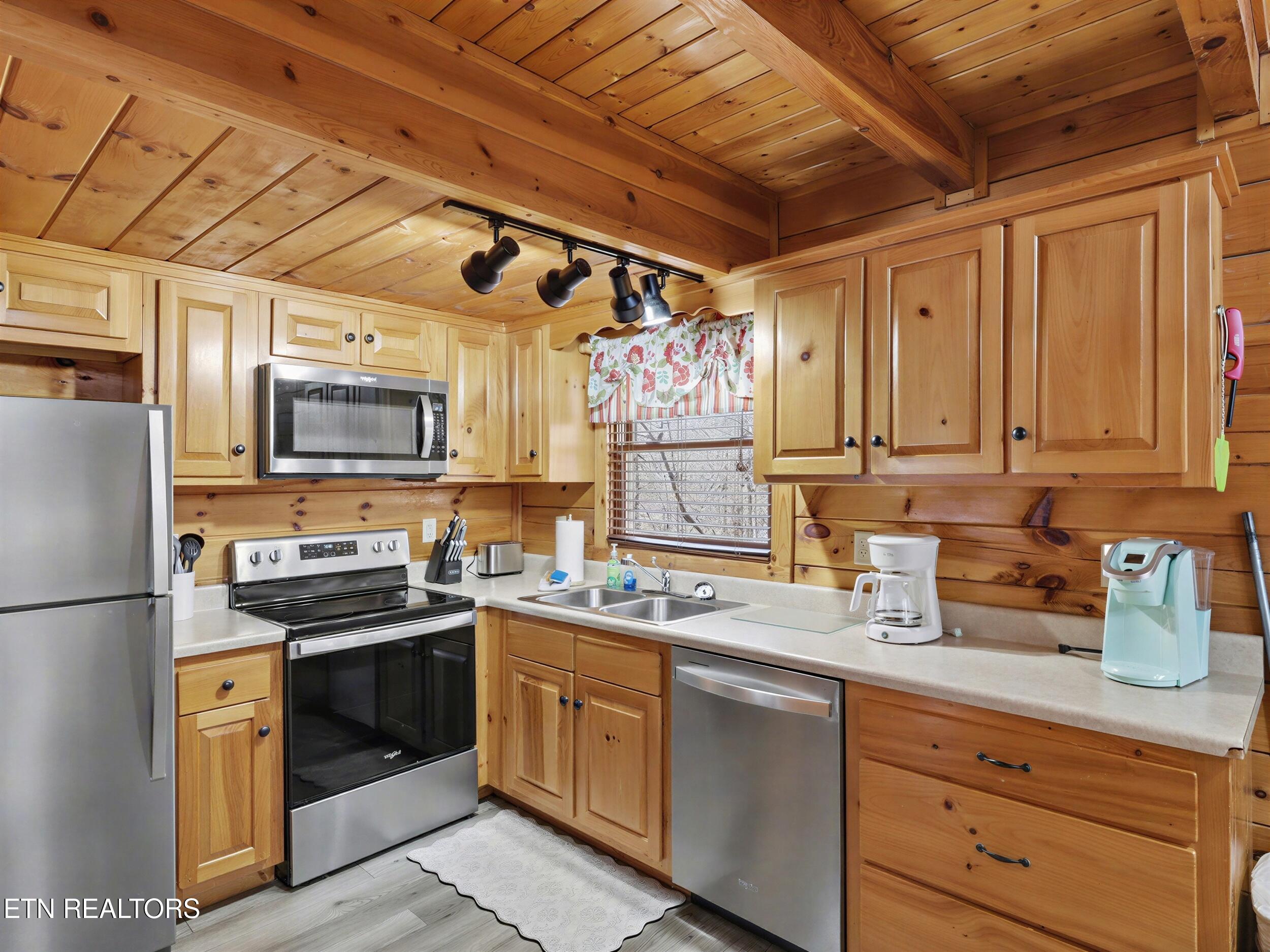 952 Iron Mountain Road Sevierville TN 37863