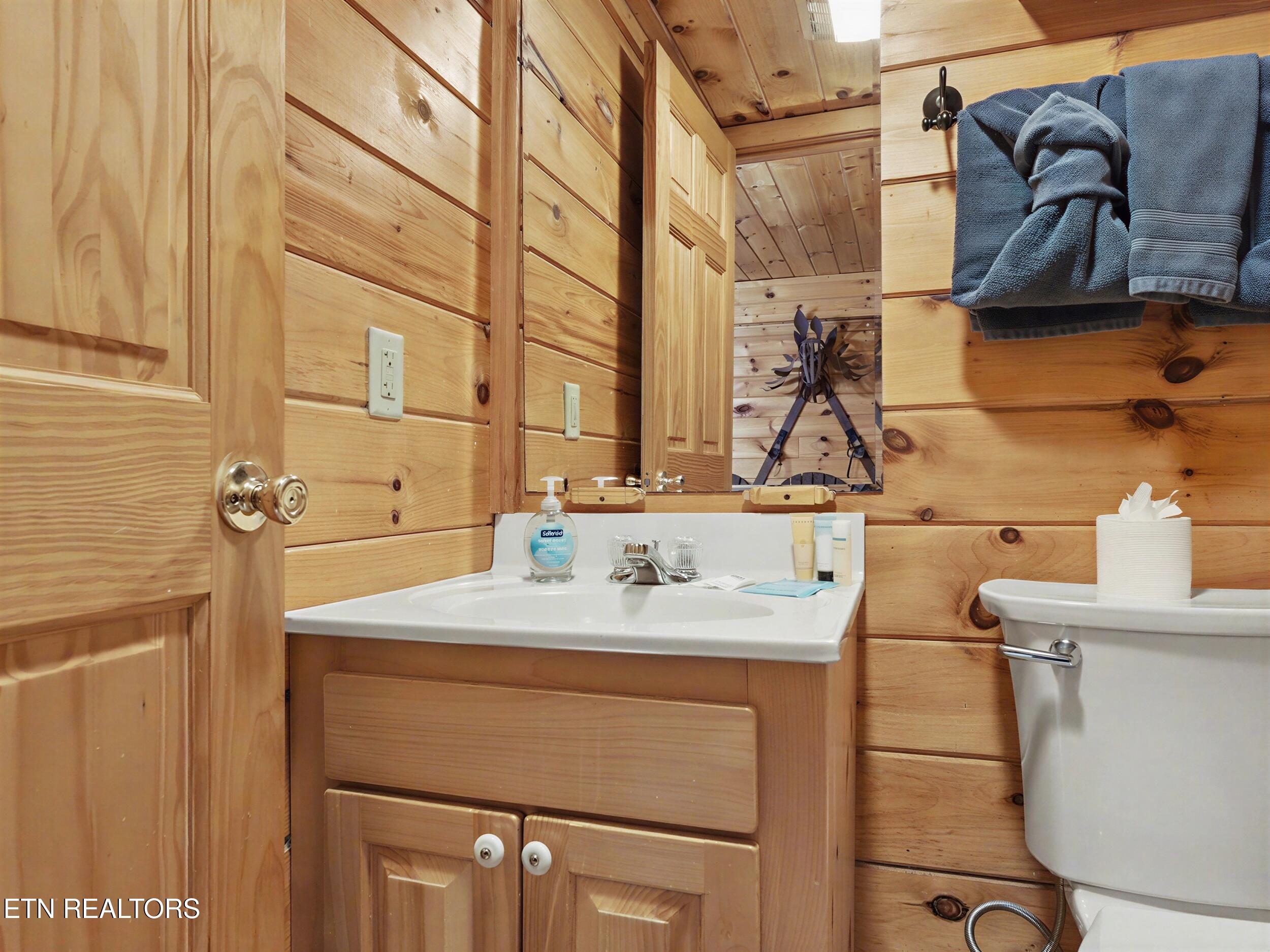 952 Iron Mountain Road Sevierville TN 37863