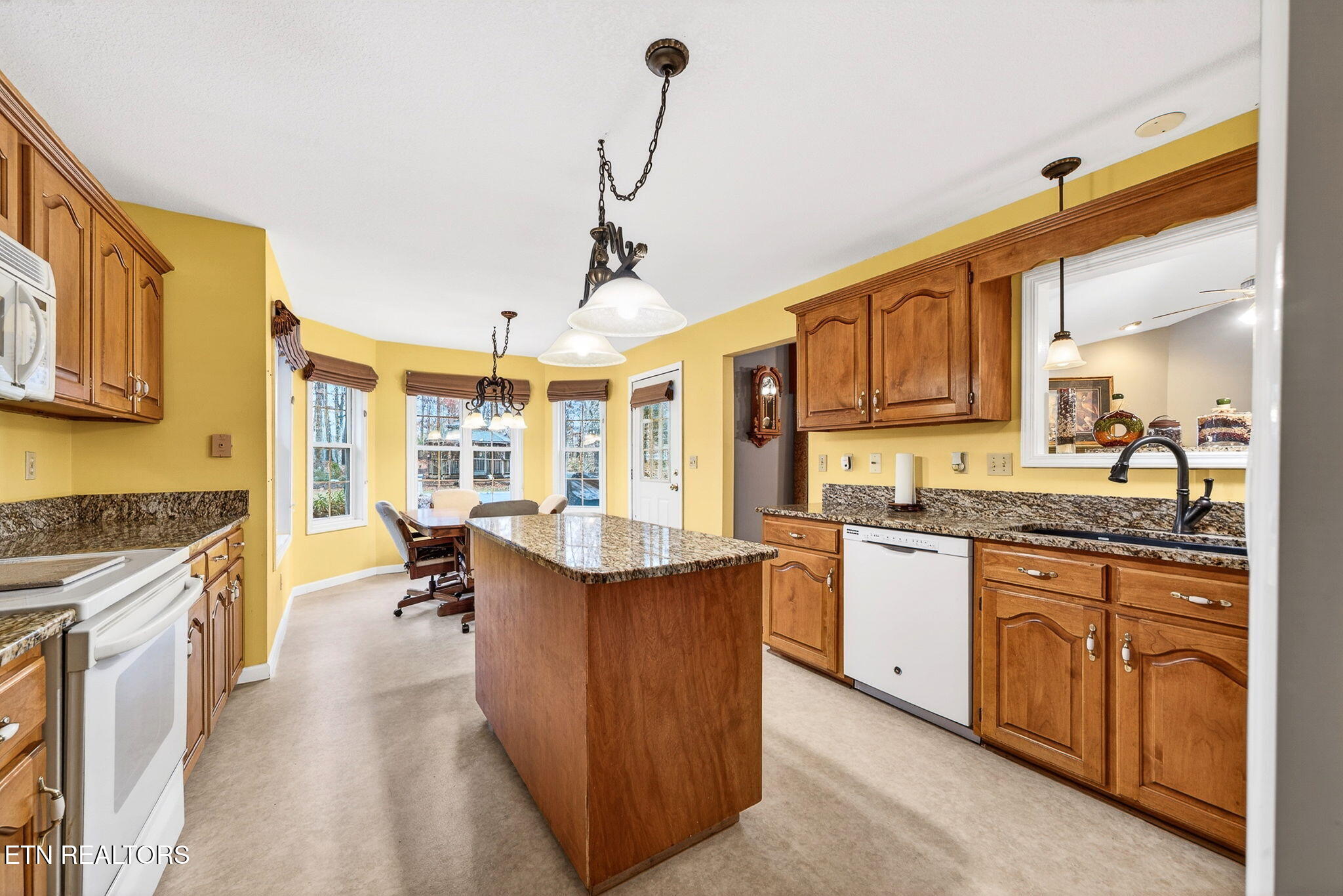 1048 Forest Drive Crossville TN 38555