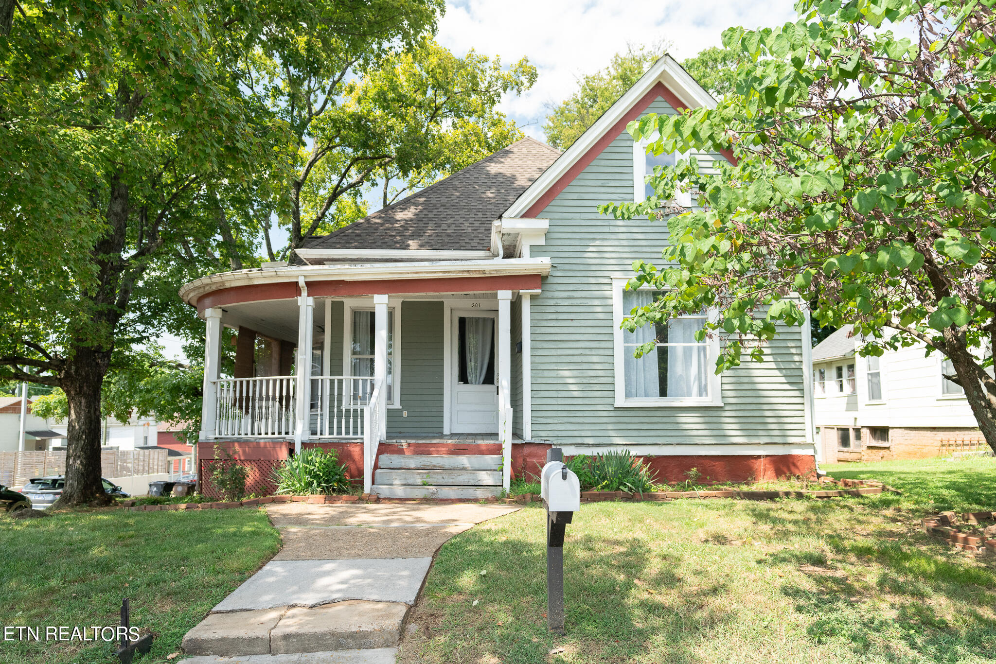 201 E Baxter Avenue Knoxville TN 37917