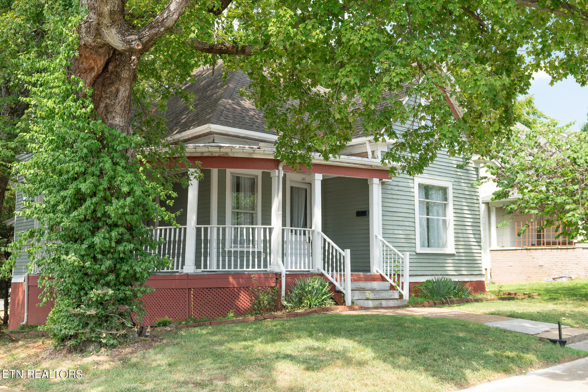 201 E Baxter Avenue Knoxville TN 37917