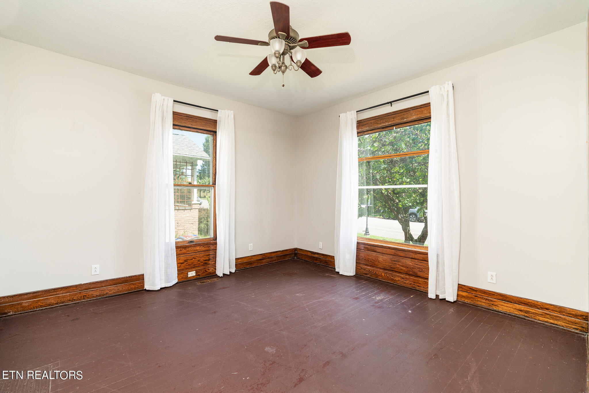 201 E Baxter Avenue Knoxville TN 37917