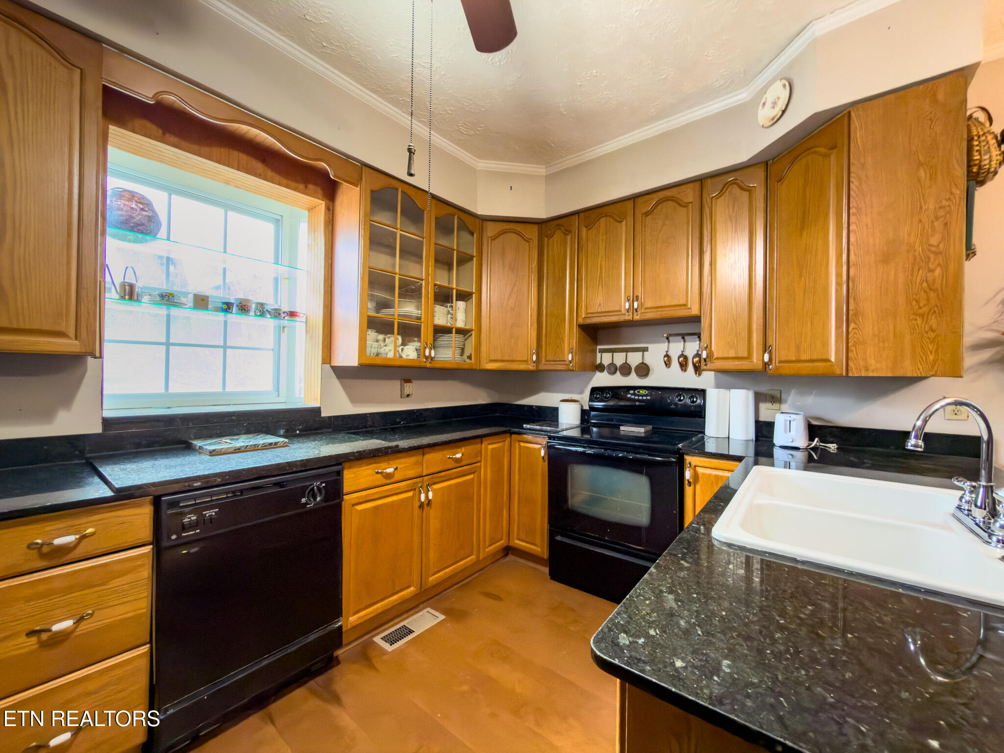 202 N B Street Lenoir City TN 37771