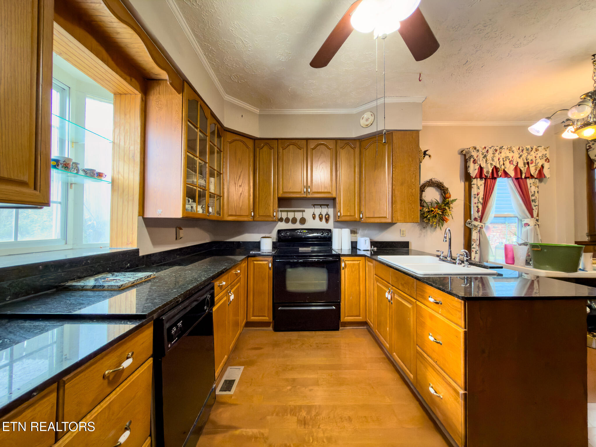 202 N B Street Lenoir City TN 37771