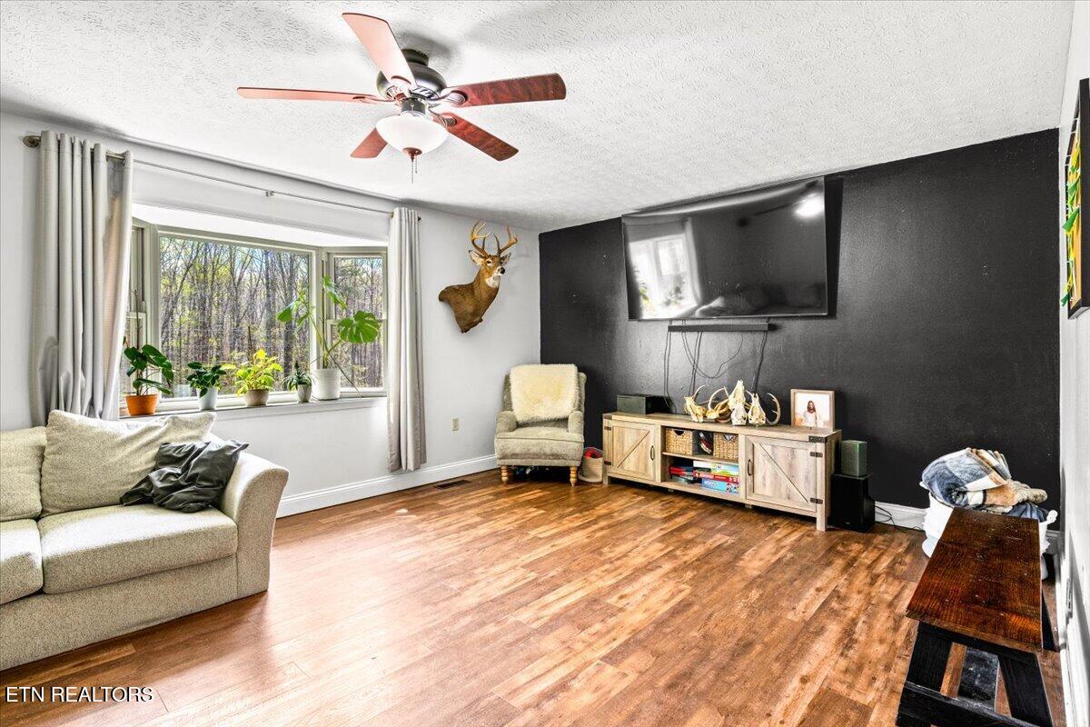 384 Hc Smith Drive Oneida TN 37841