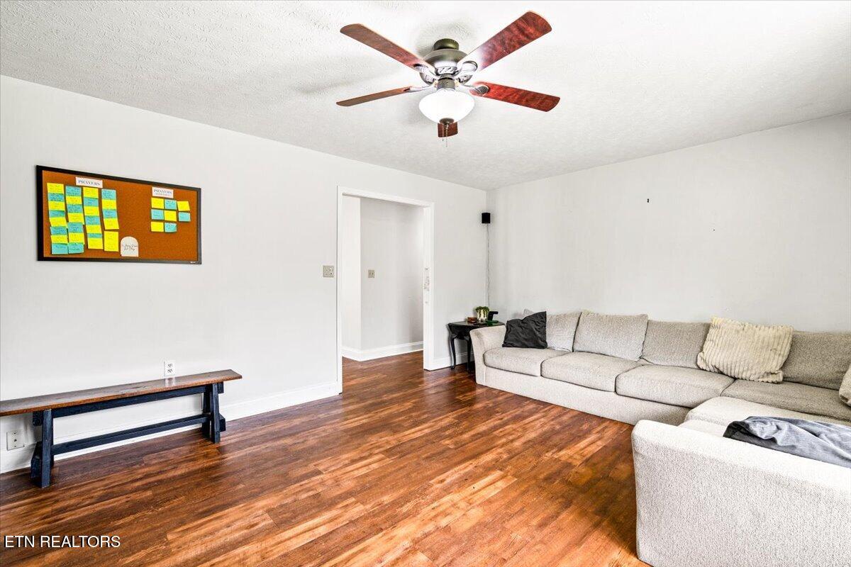 384 Hc Smith Drive Oneida TN 37841