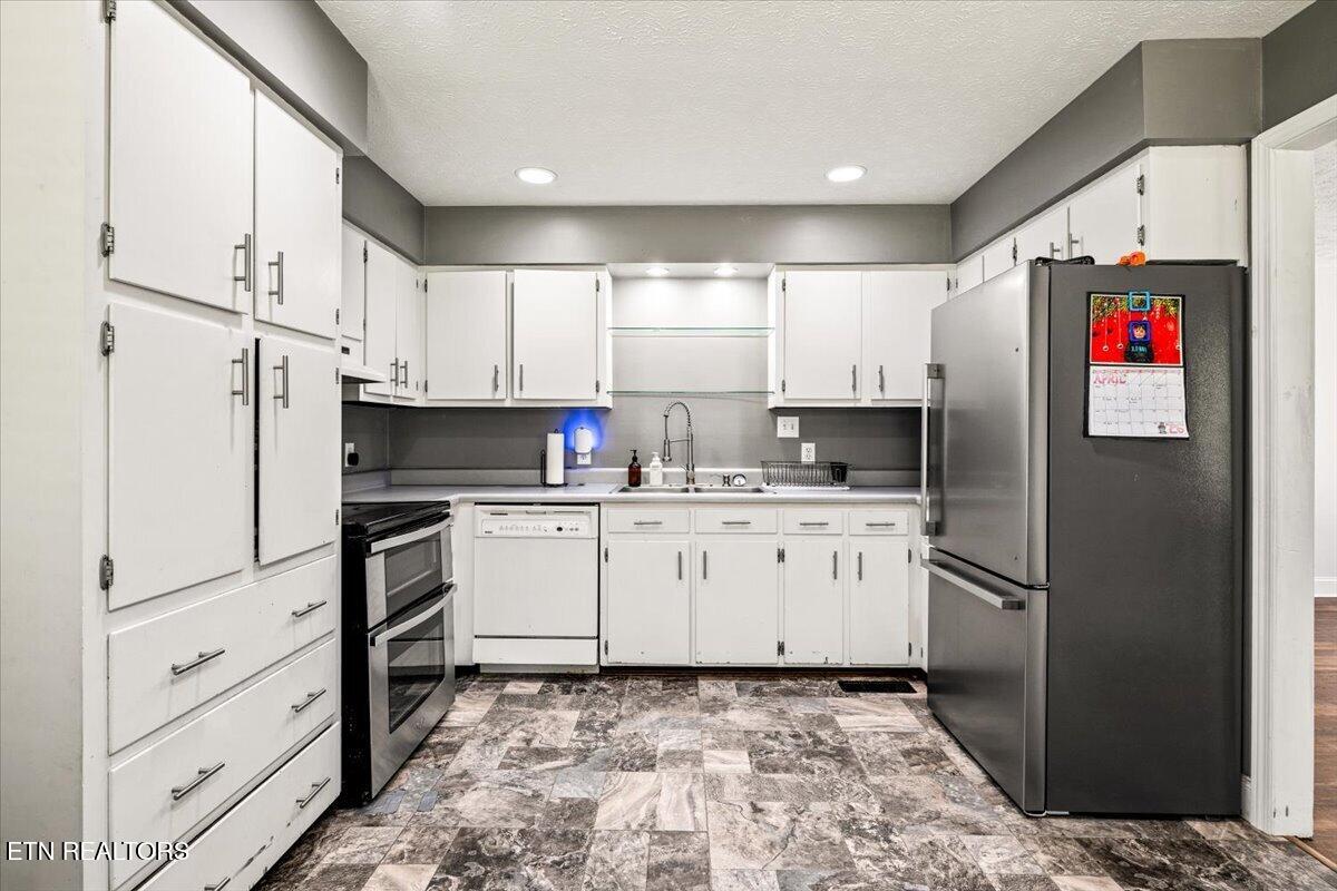 384 Hc Smith Drive Oneida TN 37841
