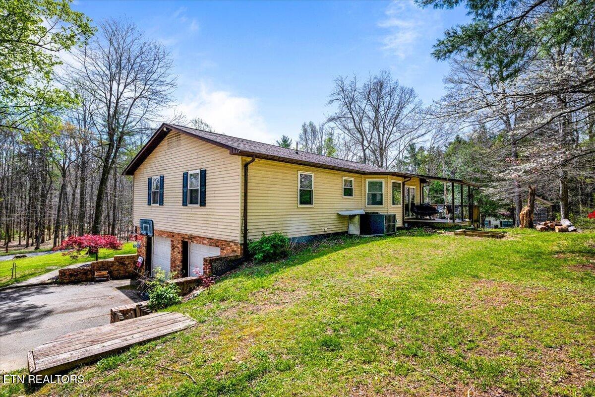 384 Hc Smith Drive Oneida TN 37841