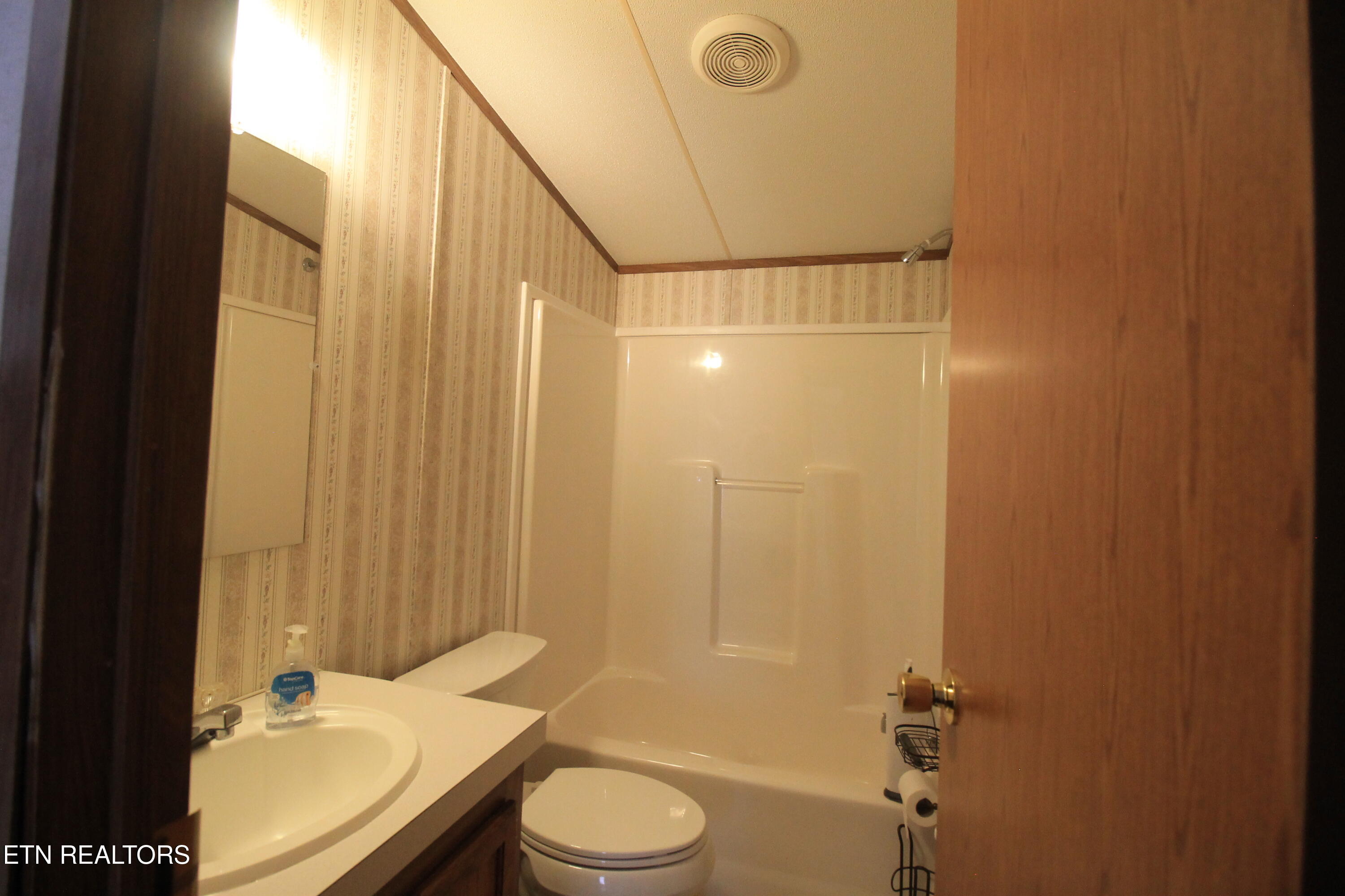 239 Skyline Drive Harriman TN 37748