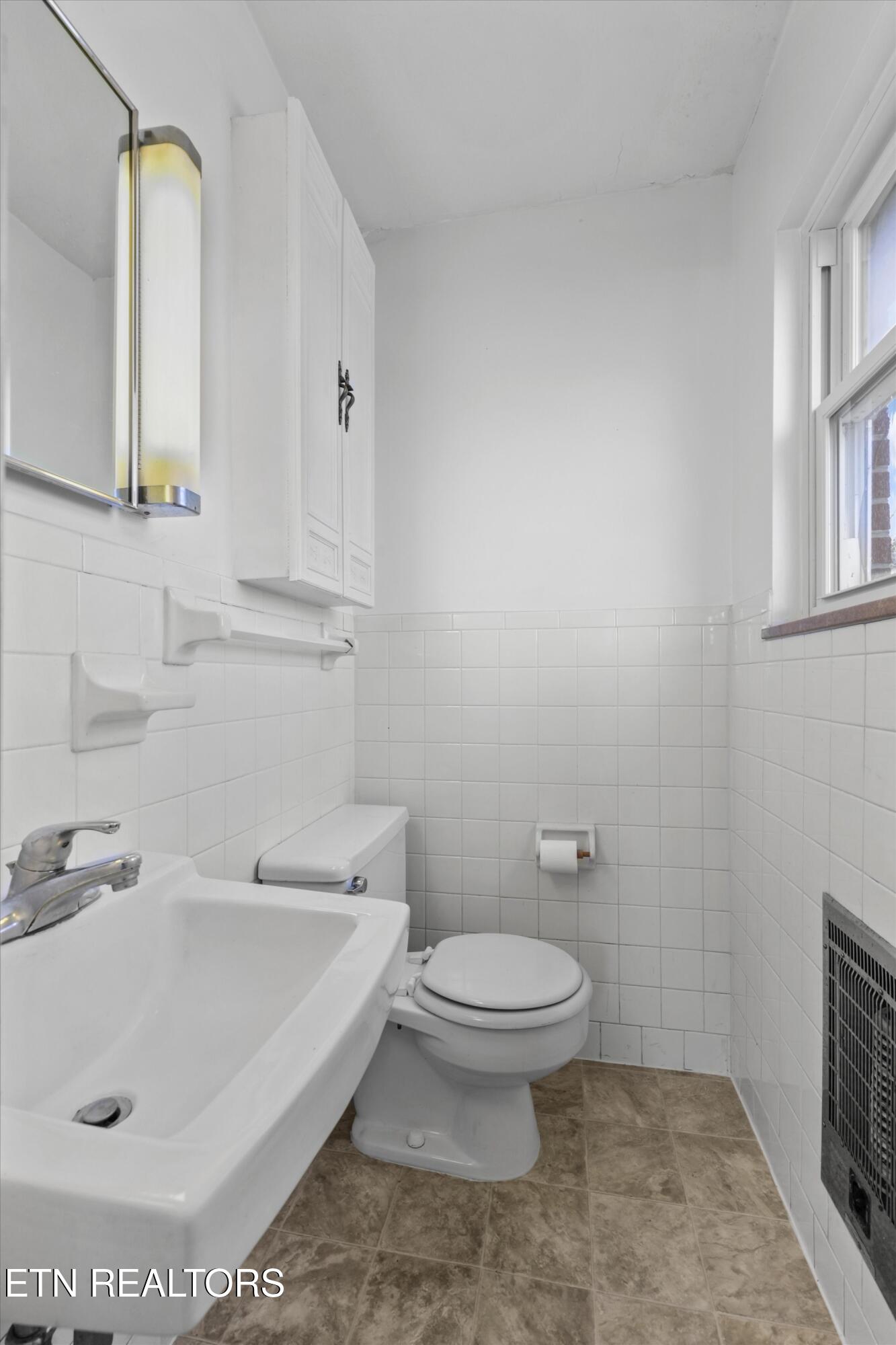 109 Westwood Drive Clinton TN 37716