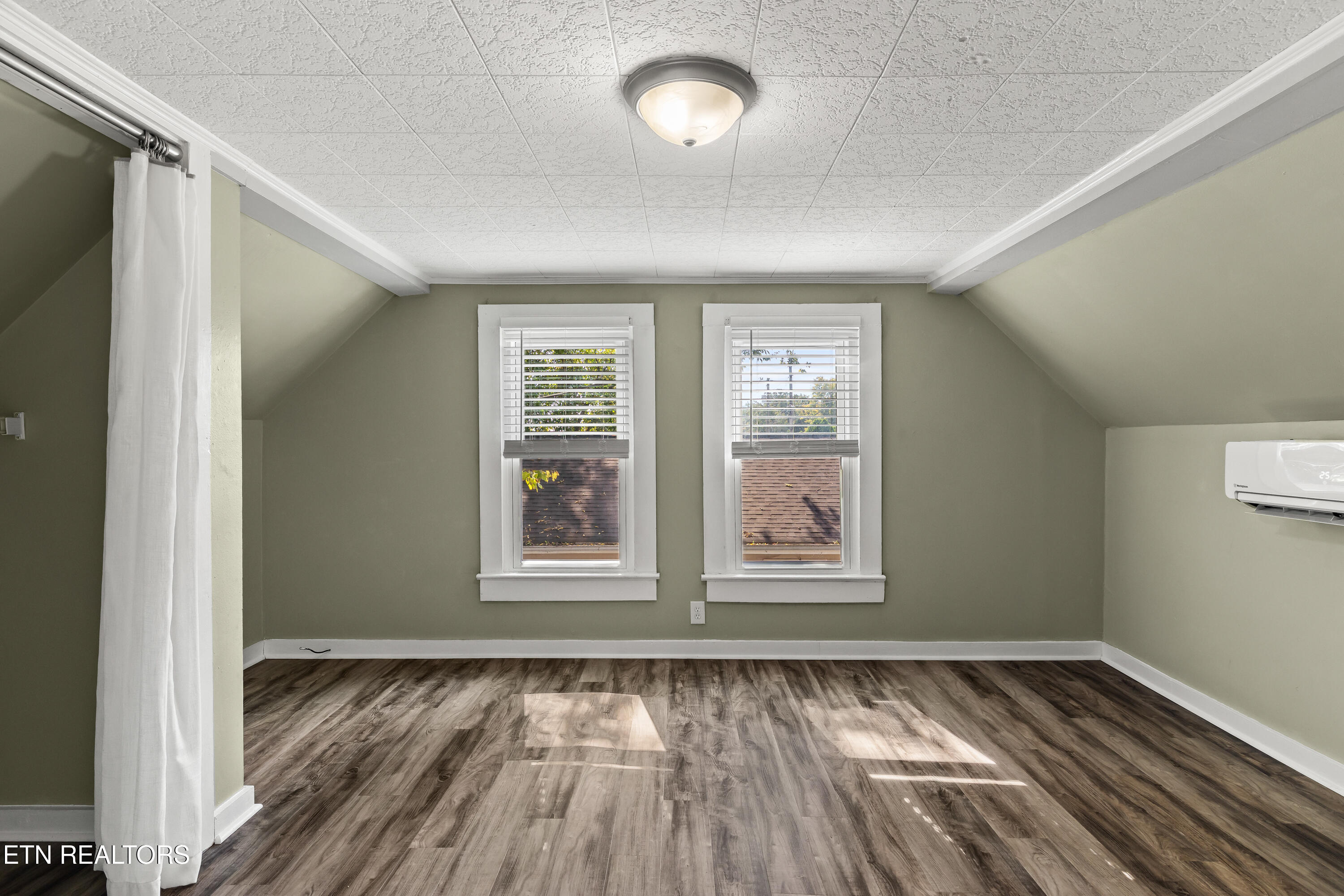 625 Medaris Street Clinton TN 37716
