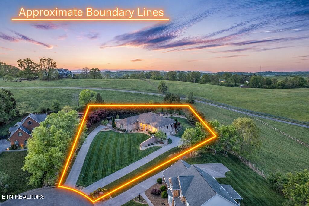 1448 Hirst Circle Lenoir City TN 37772