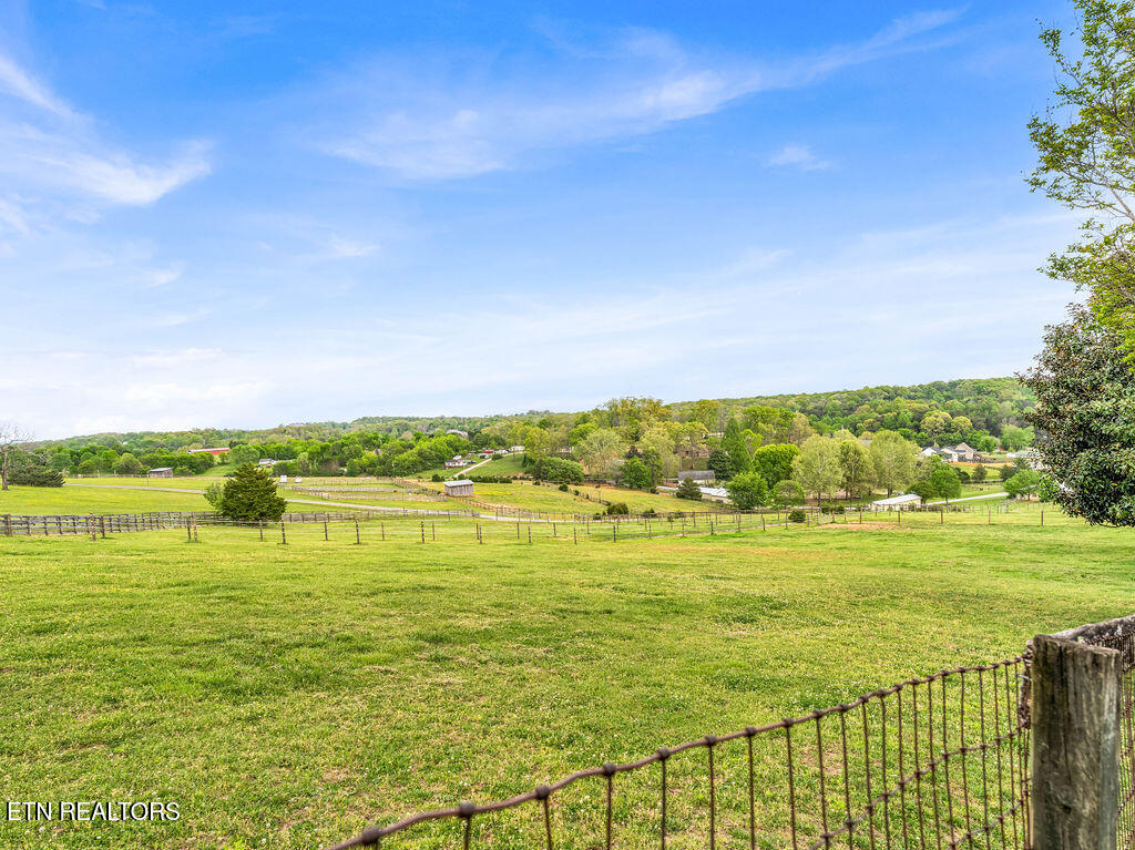 1448 Hirst Circle Lenoir City TN 37772