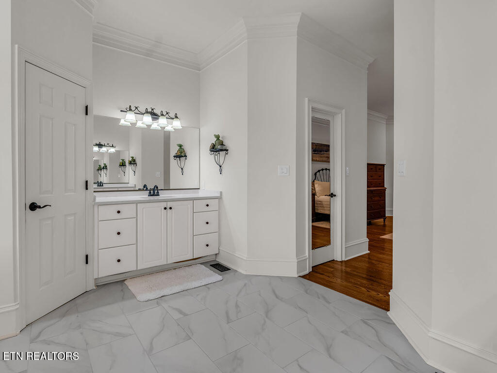 1448 Hirst Circle Lenoir City TN 37772