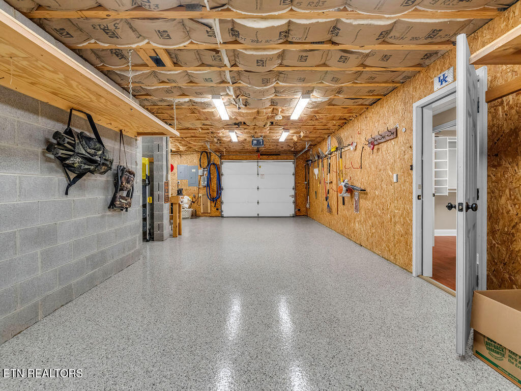 1448 Hirst Circle Lenoir City TN 37772