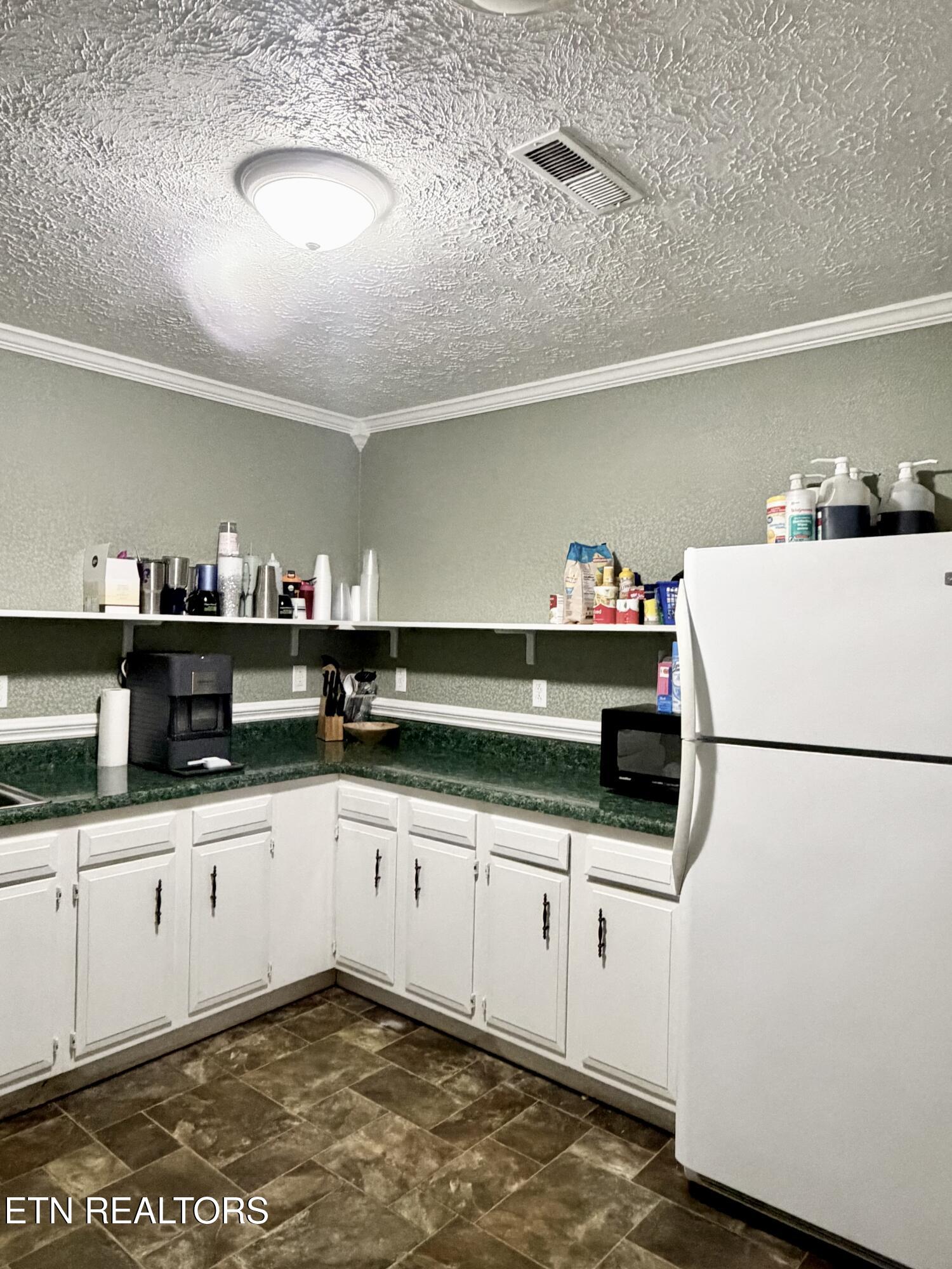 1165 Towe String Road Jacksboro TN 37757