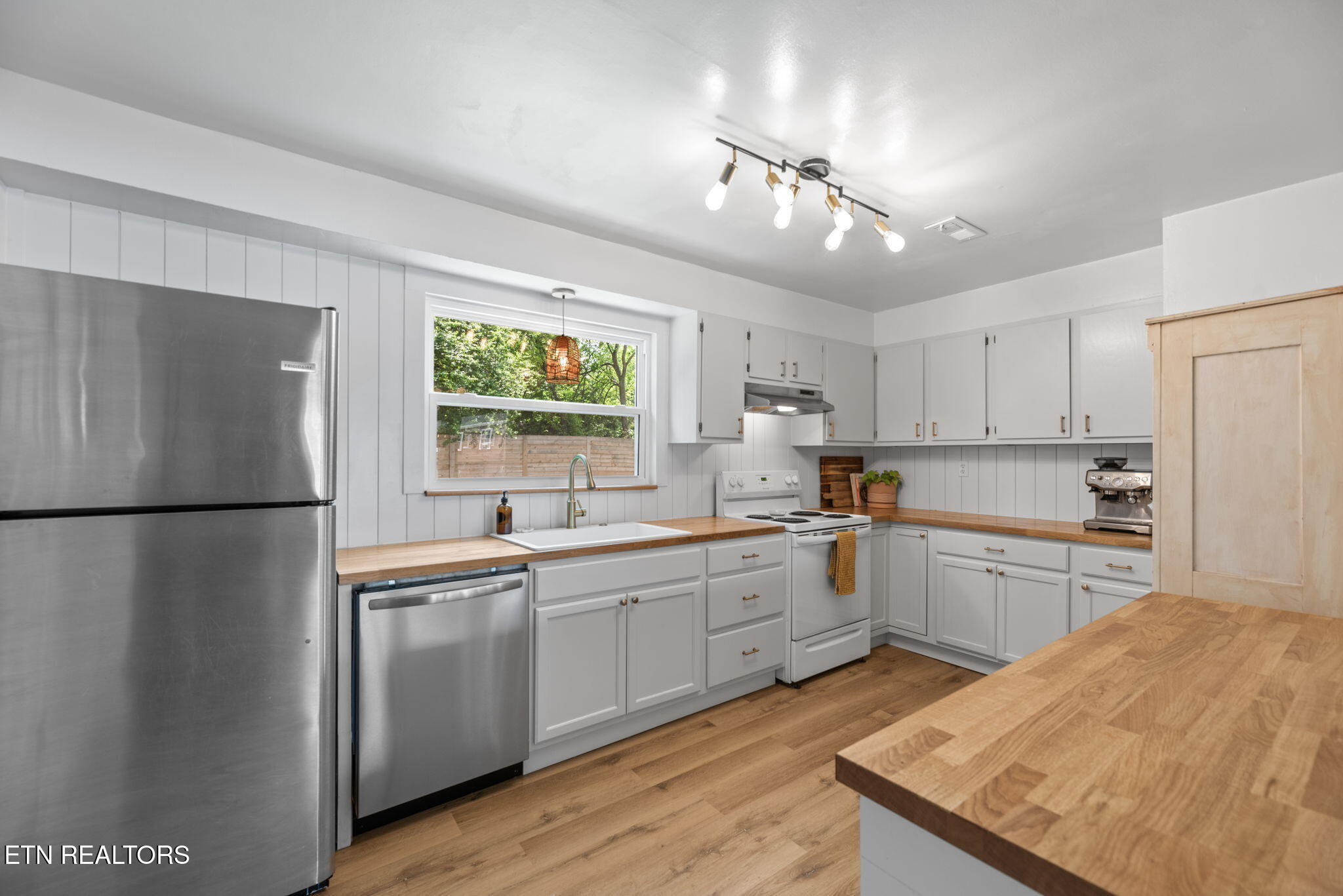 1314 E Walnut Grove Drive Knoxville TN 37918