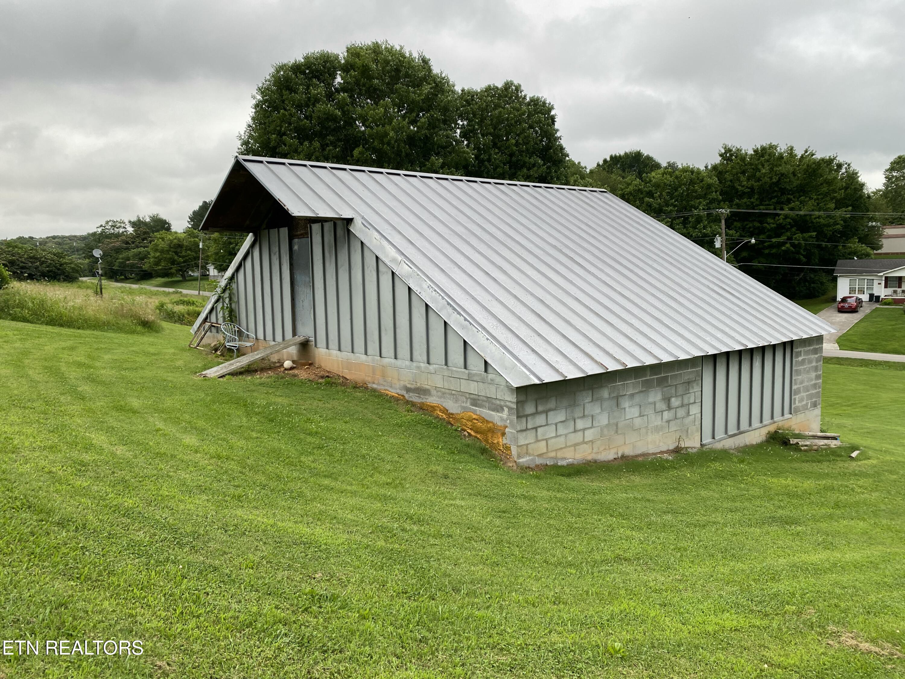 117 Cedar Valley Road Sweetwater TN 37874
