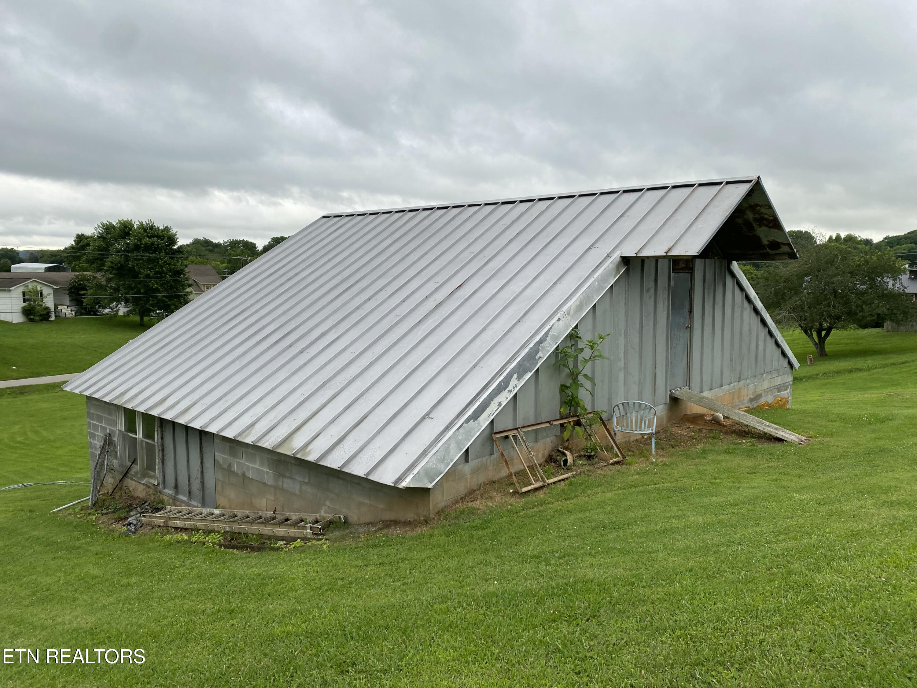 117 Cedar Valley Road Sweetwater TN 37874