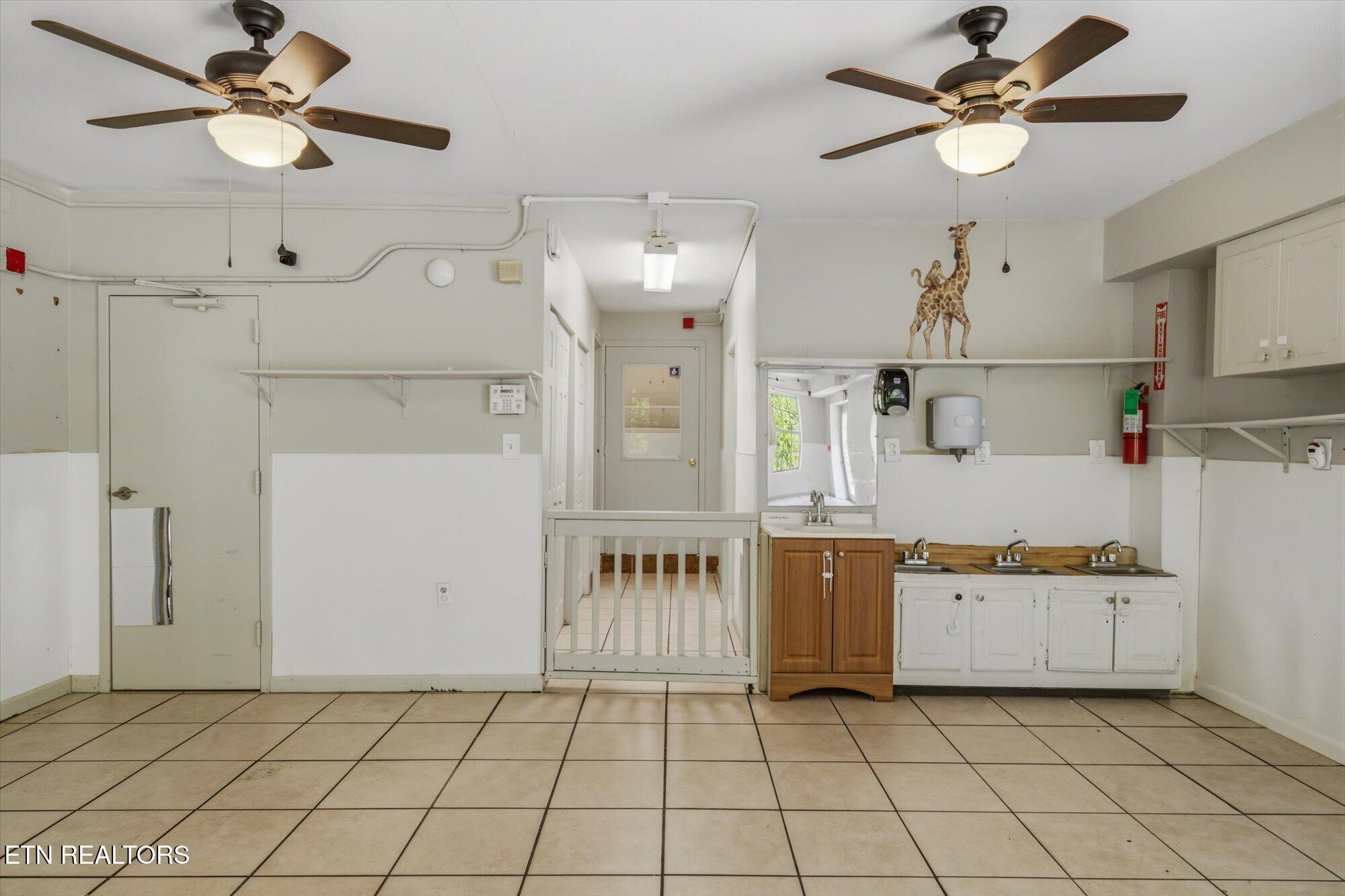 607 Old Tacora Hills Road Clinton TN 37716