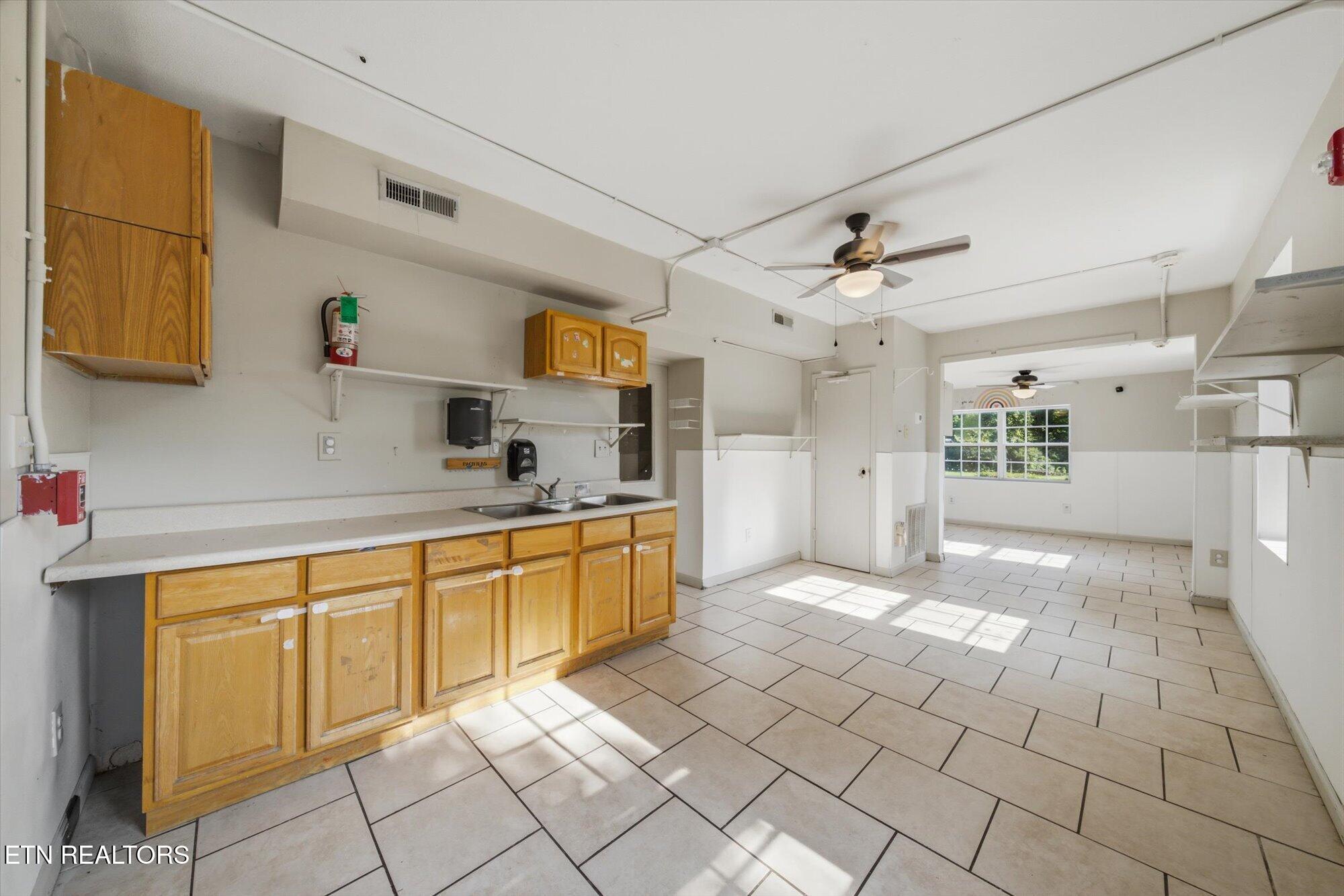 607 Old Tacora Hills Road Clinton TN 37716