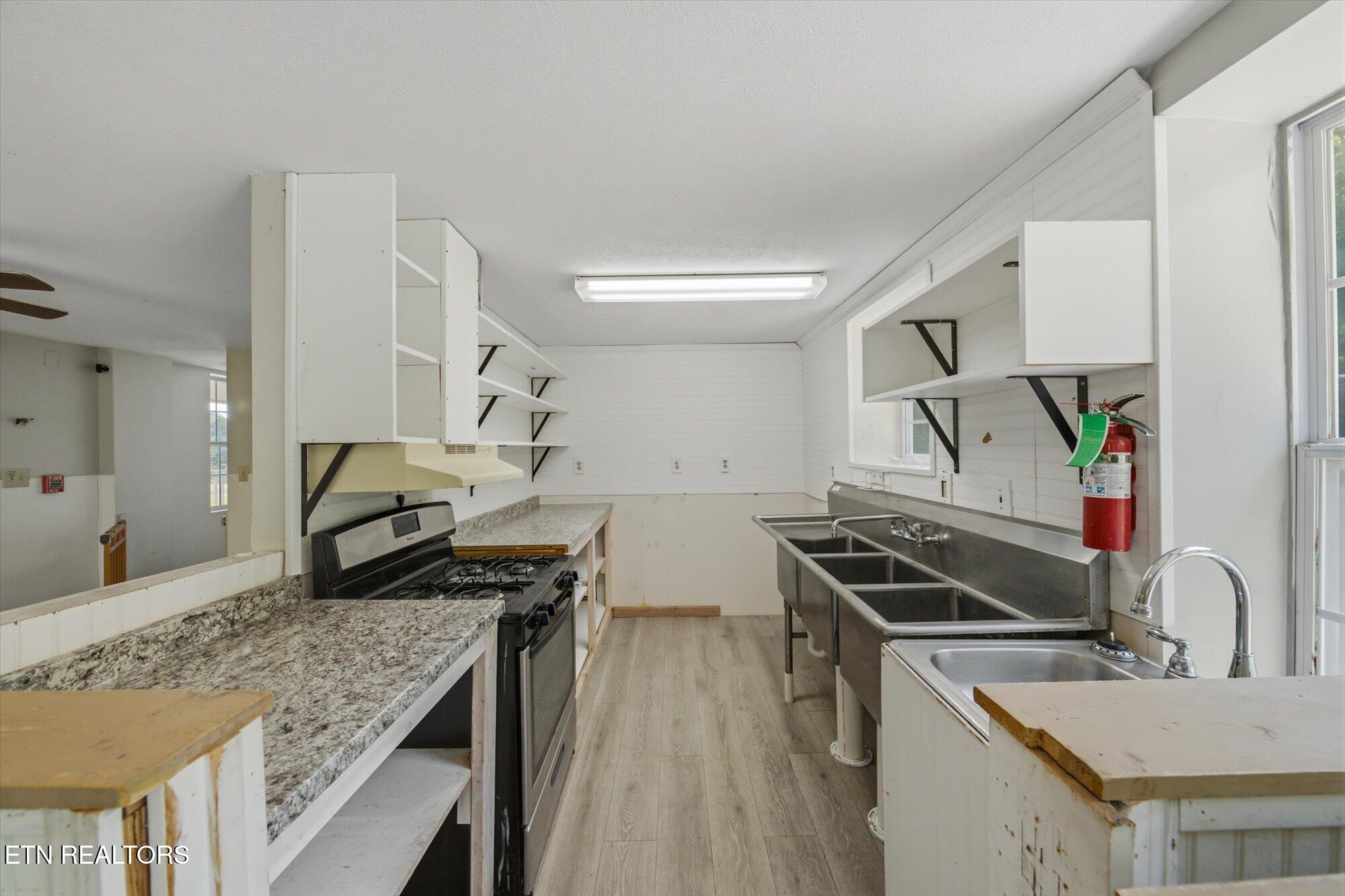 607 Old Tacora Hills Road Clinton TN 37716