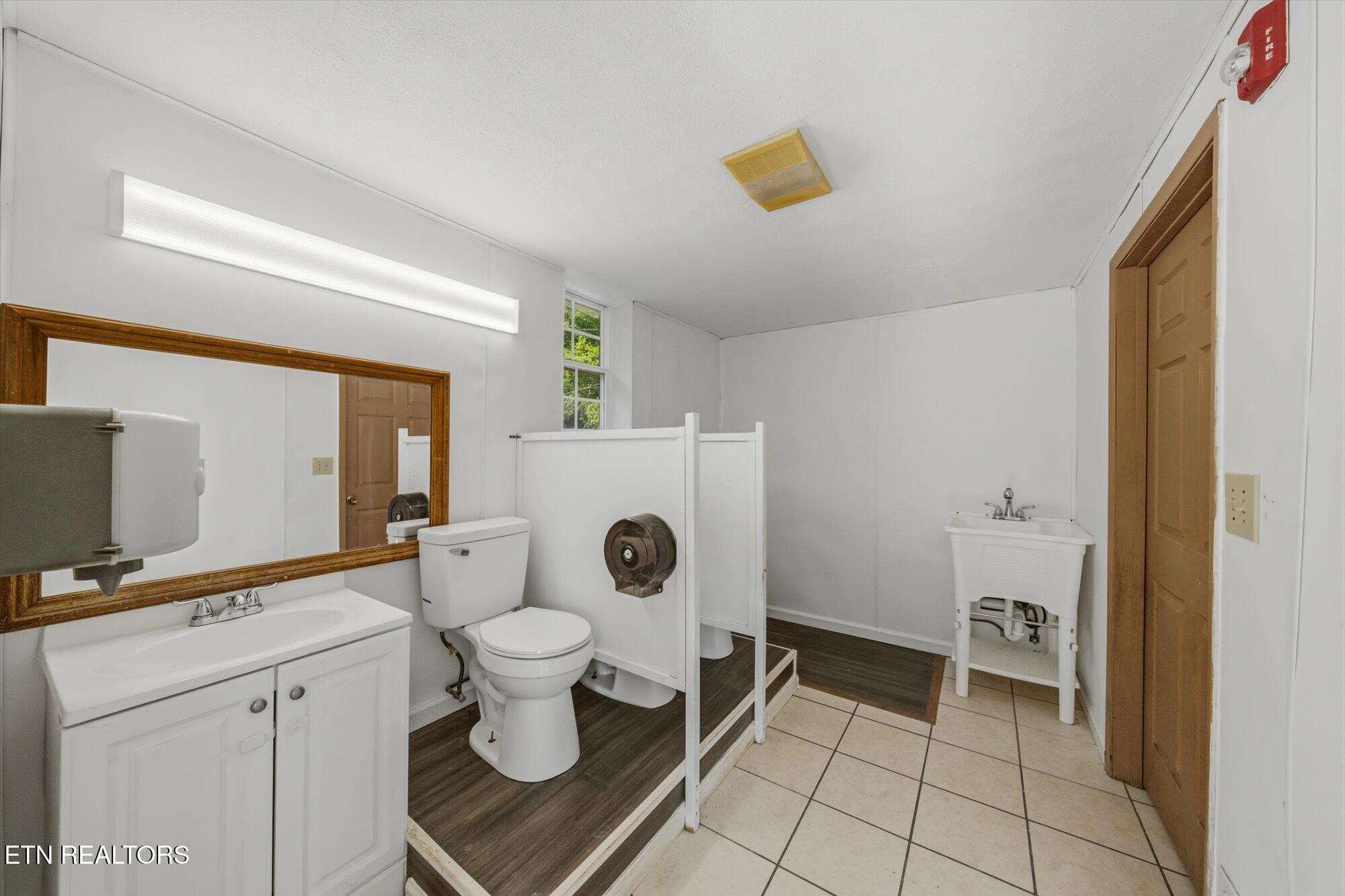 607 Old Tacora Hills Road Clinton TN 37716