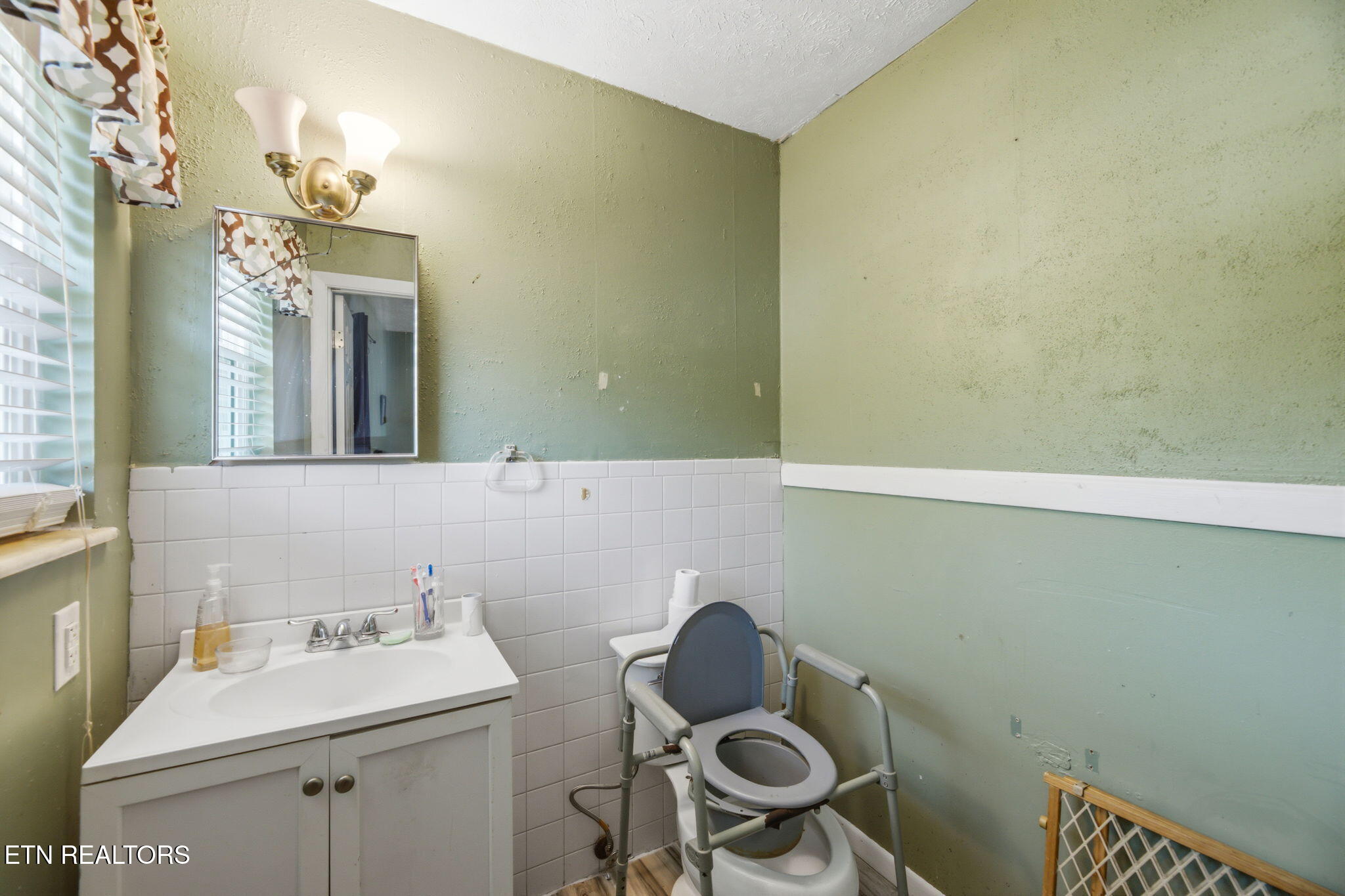 5116 Spring Valley Drive Knoxville TN 37917