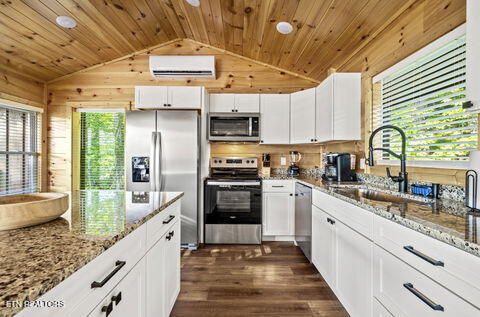 1135 Shady Grove Lane Gatlinburg TN 37738