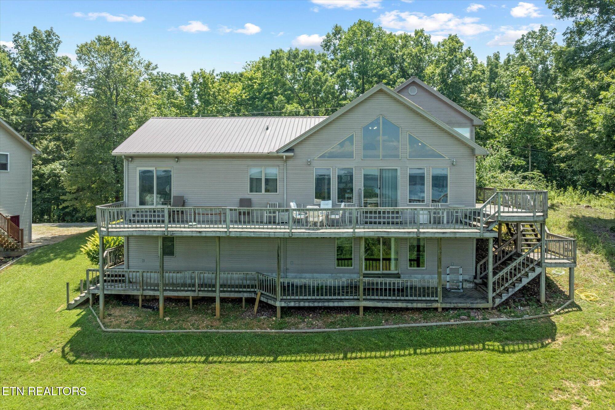 7380 Lillydale Road Byrdstown TN 38549