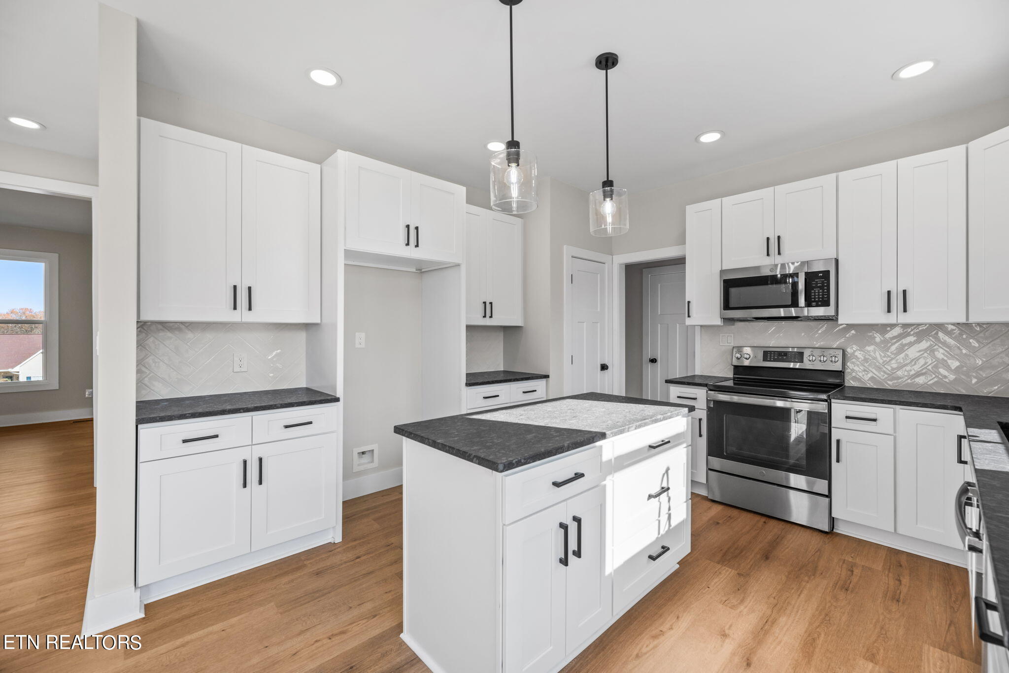 2119 Kings View Loop Seymour TN 37865