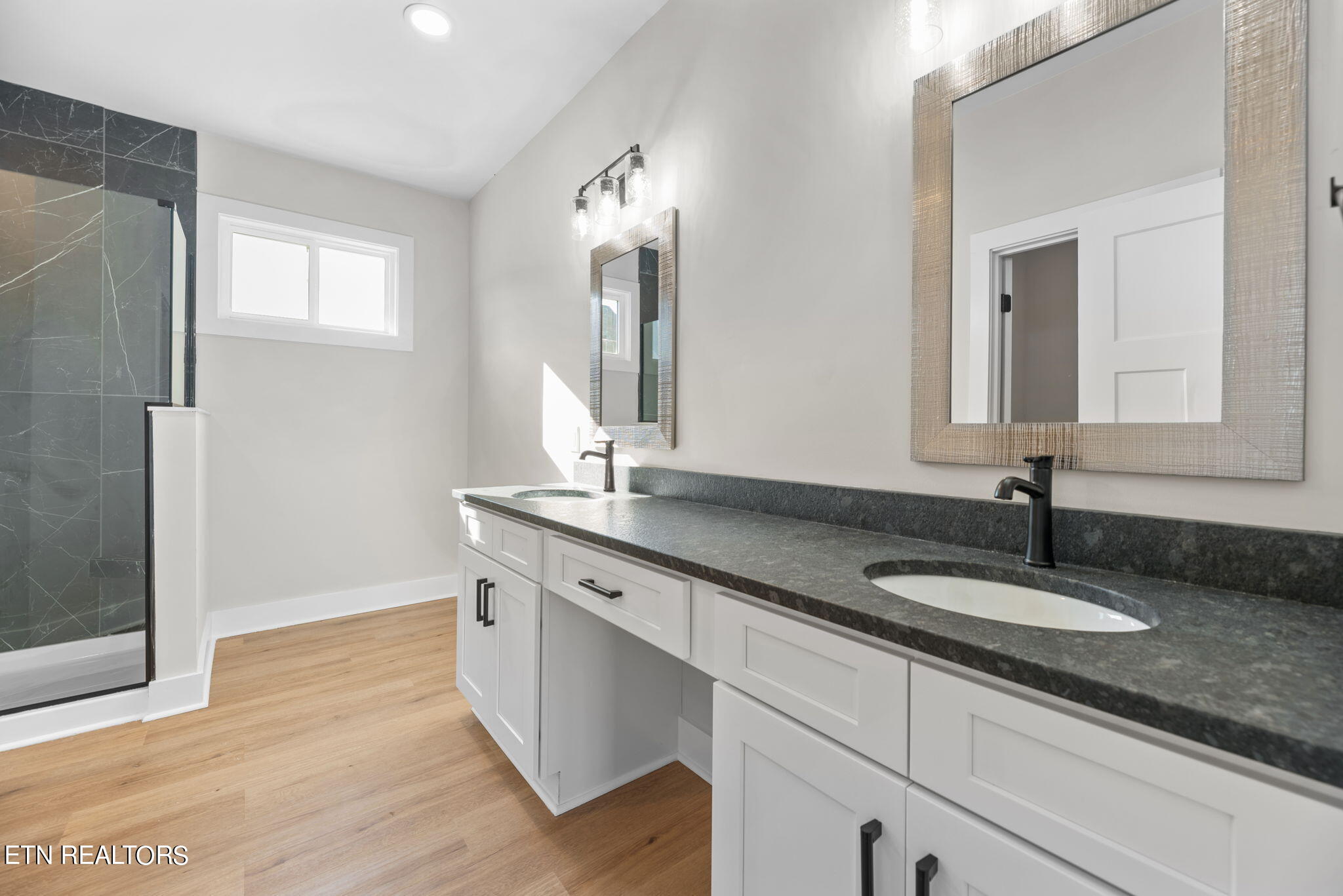 2119 Kings View Loop Seymour TN 37865