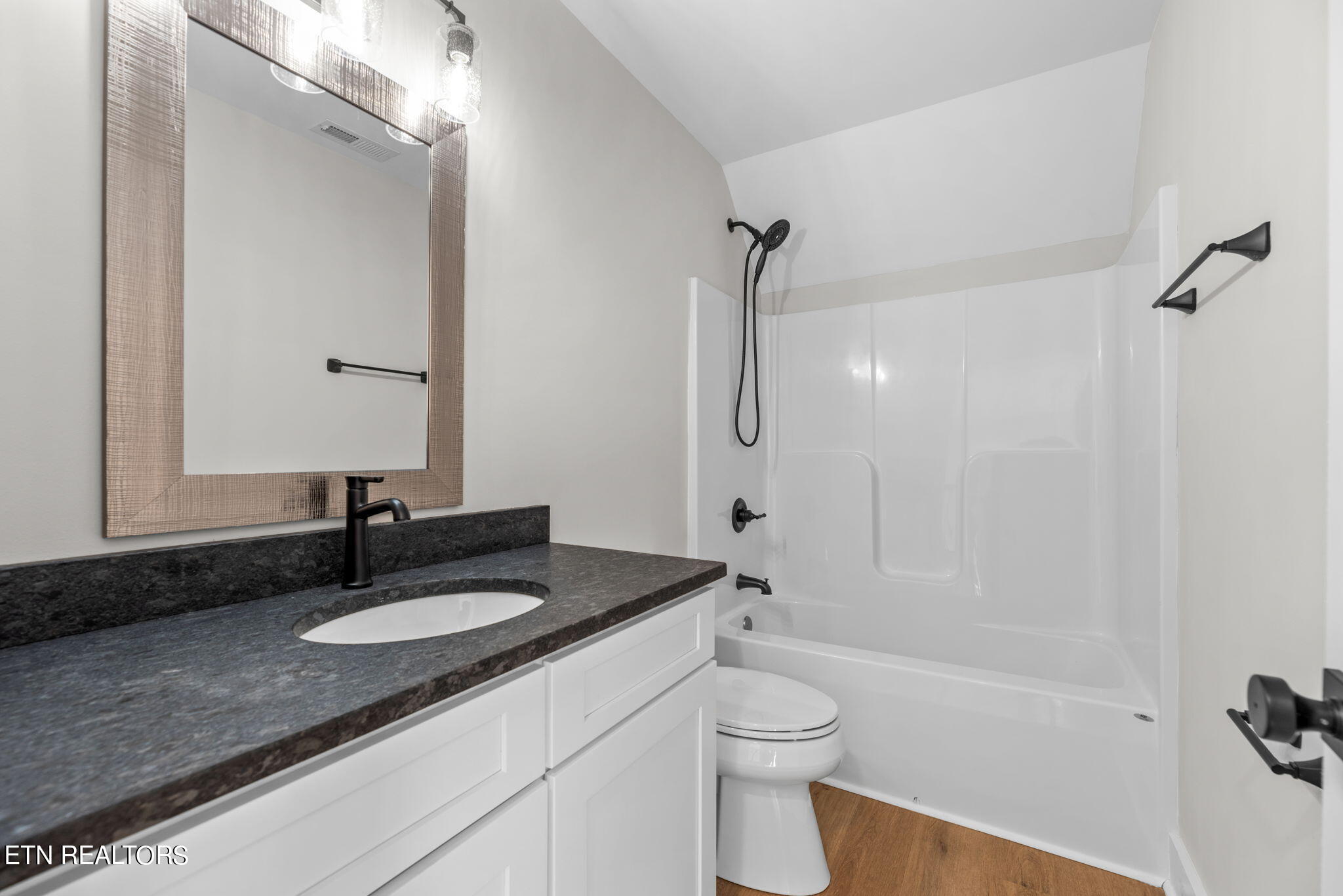2119 Kings View Loop Seymour TN 37865