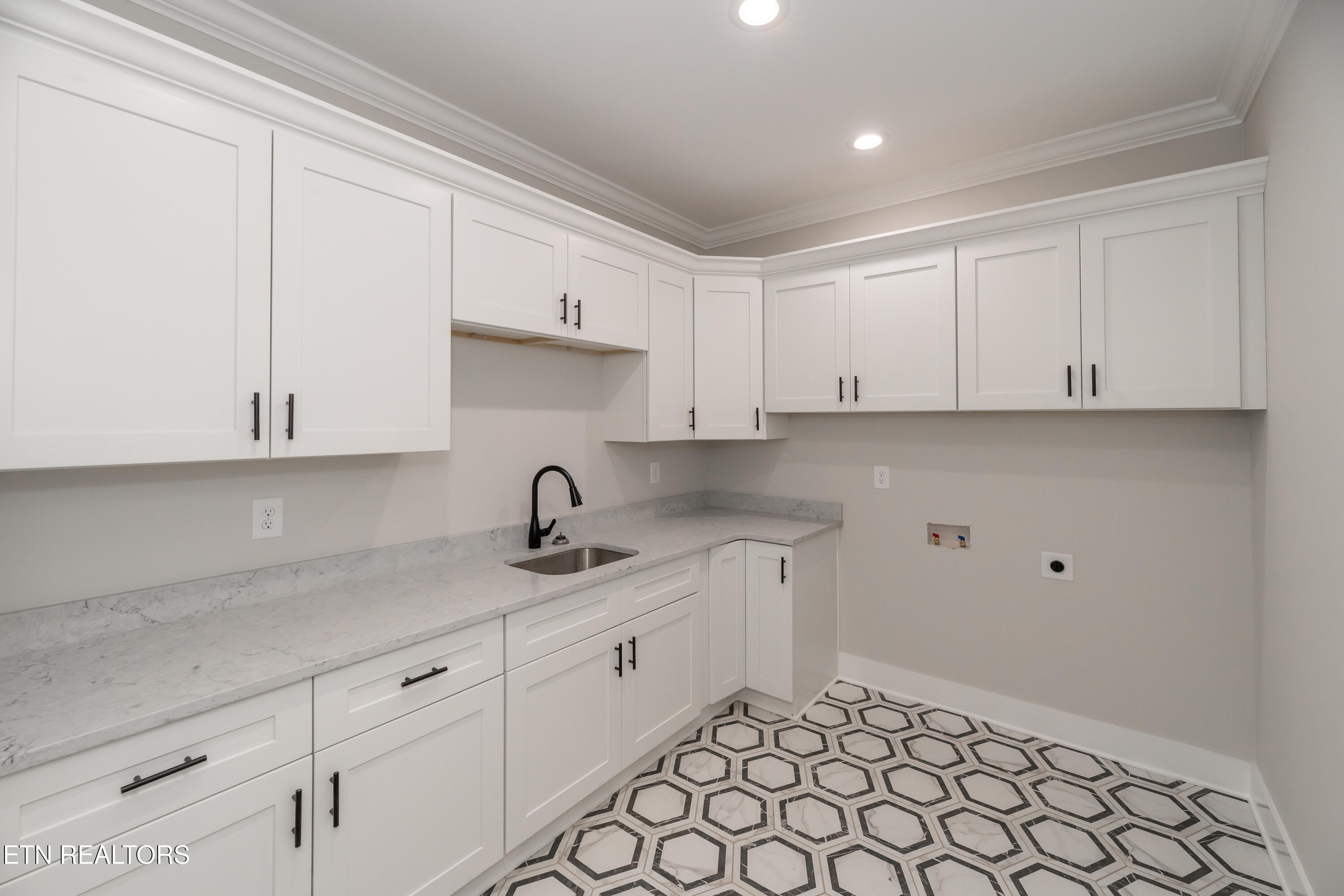328 Nuhya Lane Loudon TN 37774
