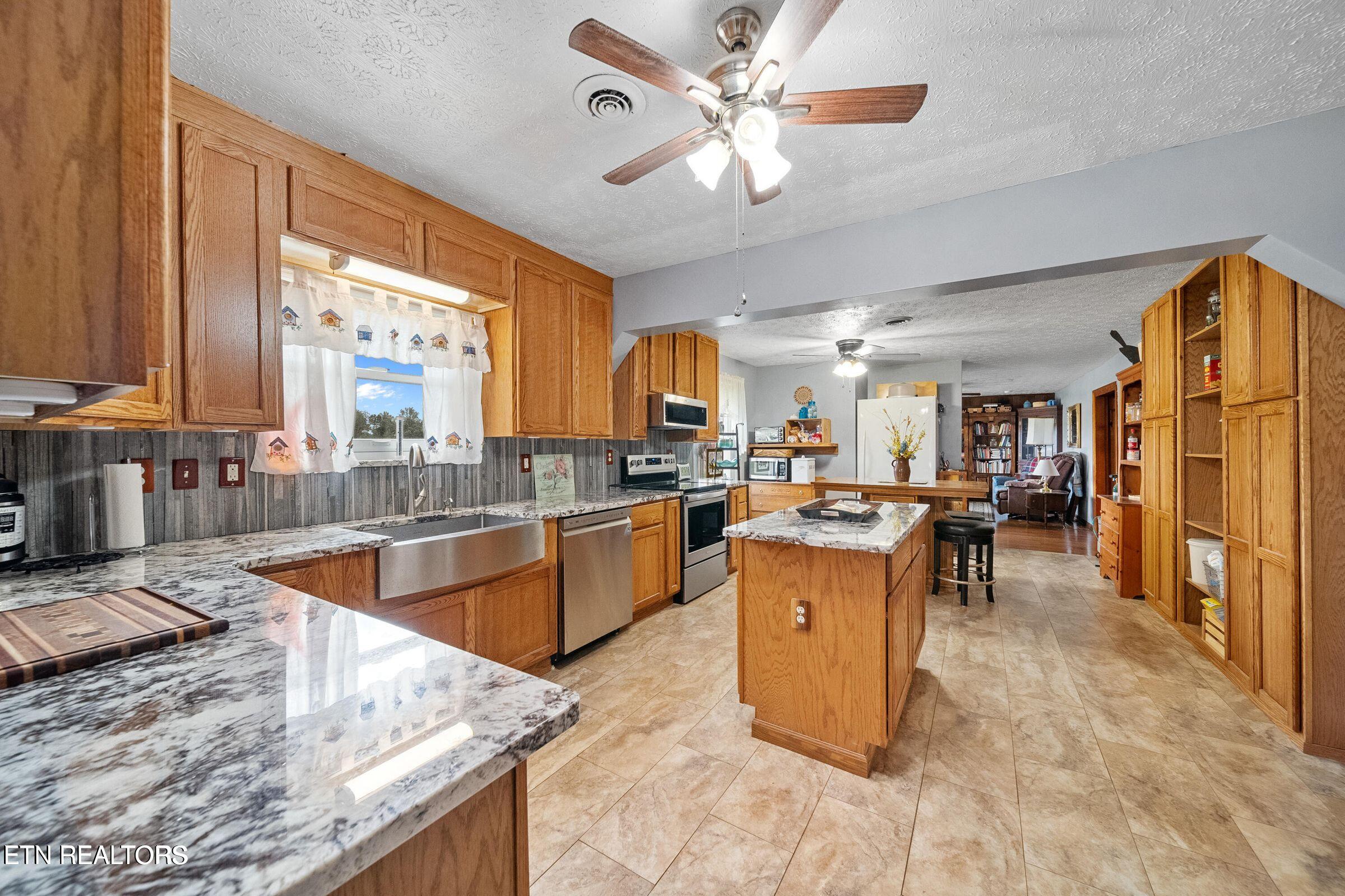 1016 Swan Pond Circle Road Harriman TN 37748